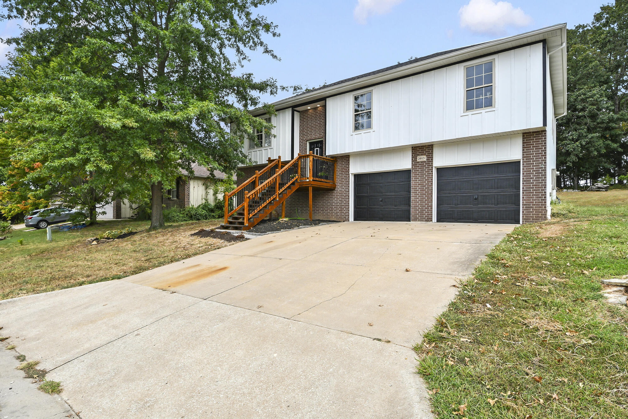 Photo 4 - Residential for sale – 2013 E Jay Street  Ozark, MO