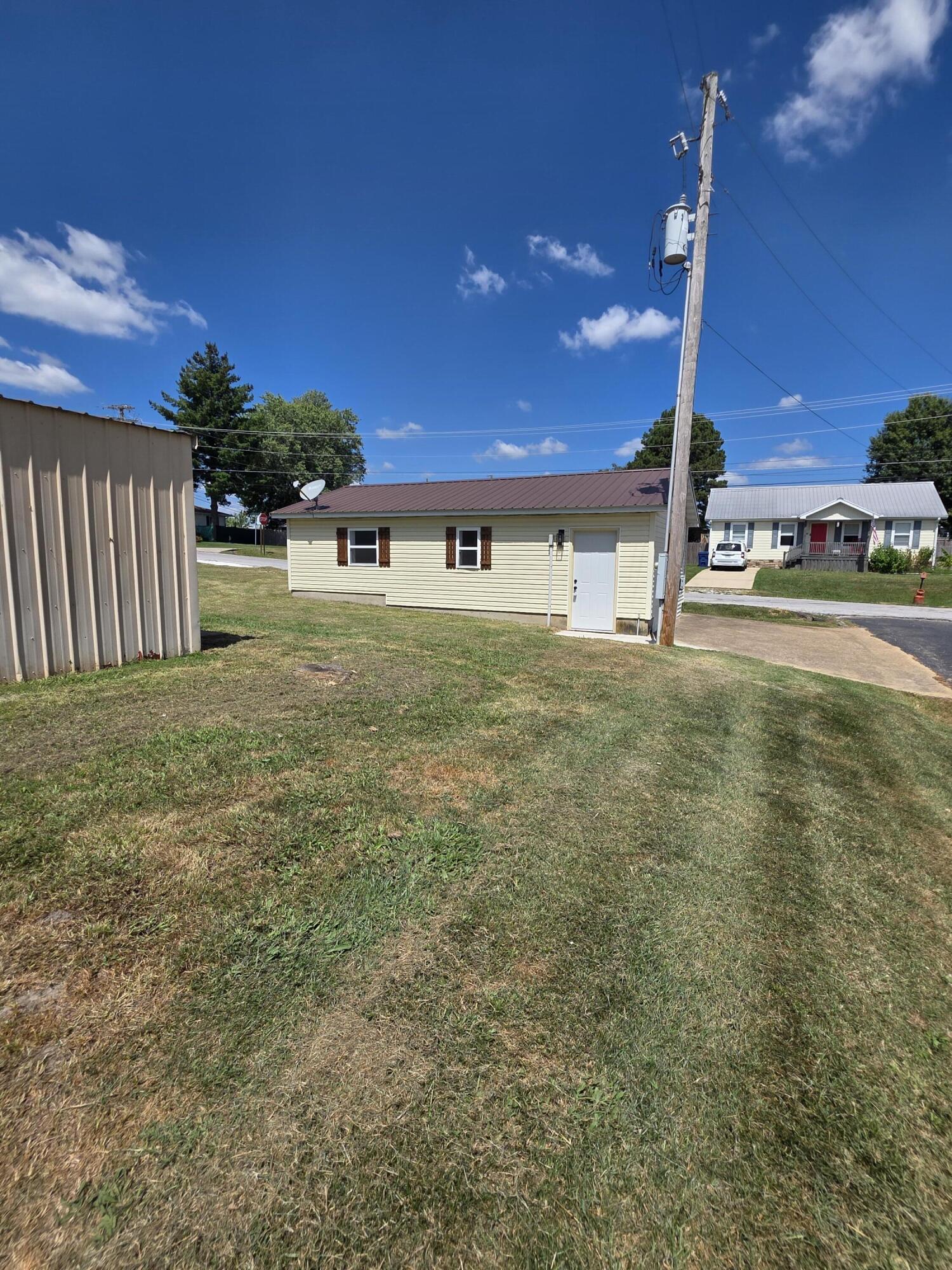Photo 16 - Residential for sale – 204 N Madison Avenue  Mansfield, MO