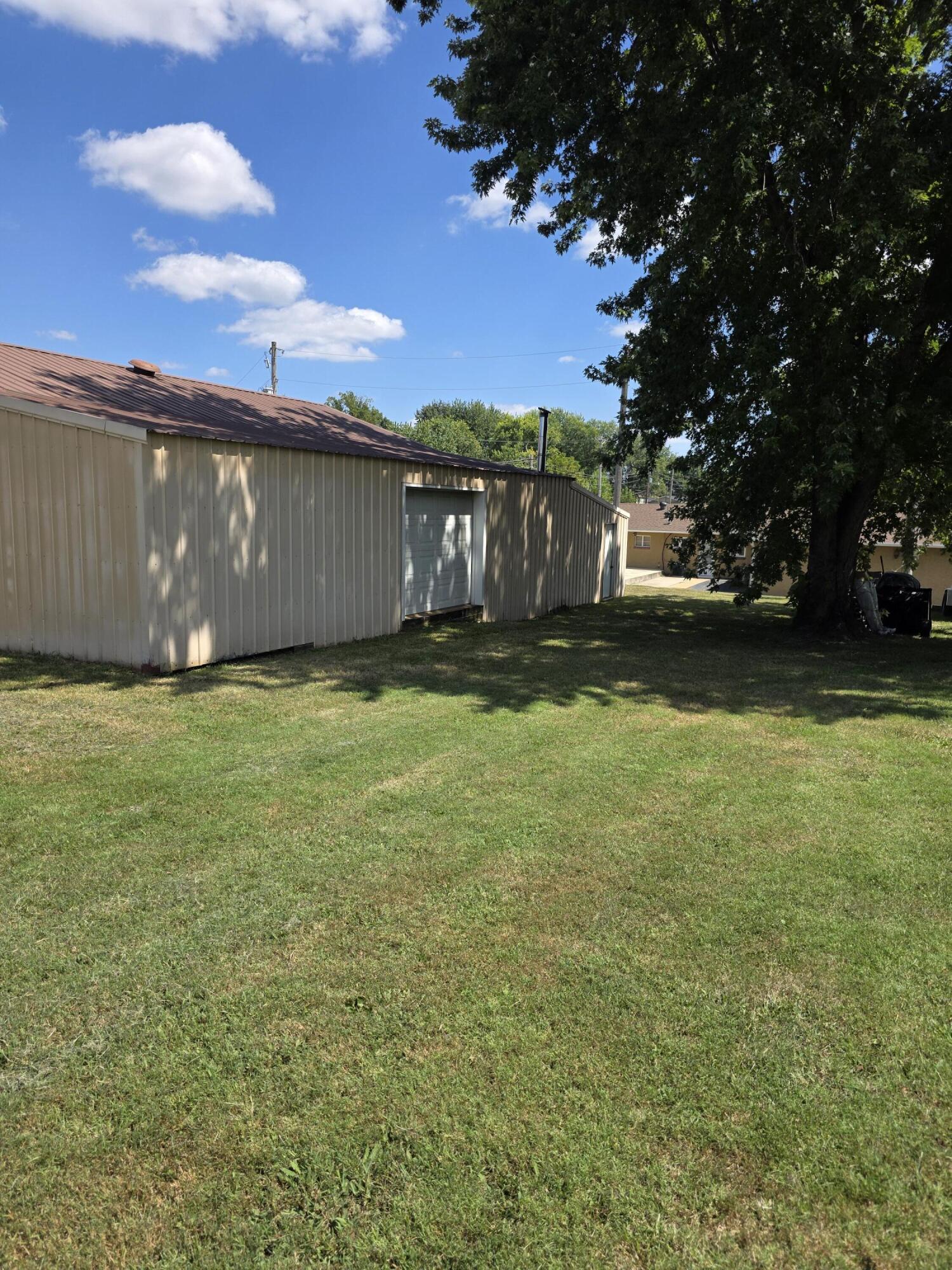 Photo 19 - Residential for sale – 204 N Madison Avenue  Mansfield, MO
