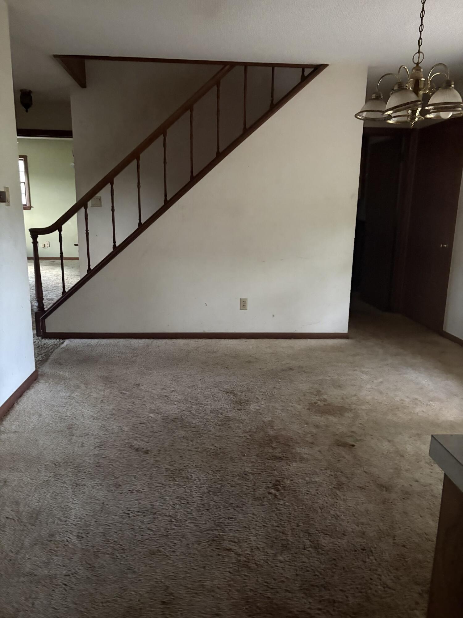 Photo 3 - Residential for sale – 911  Rocketdyne Road  Neosho, MO