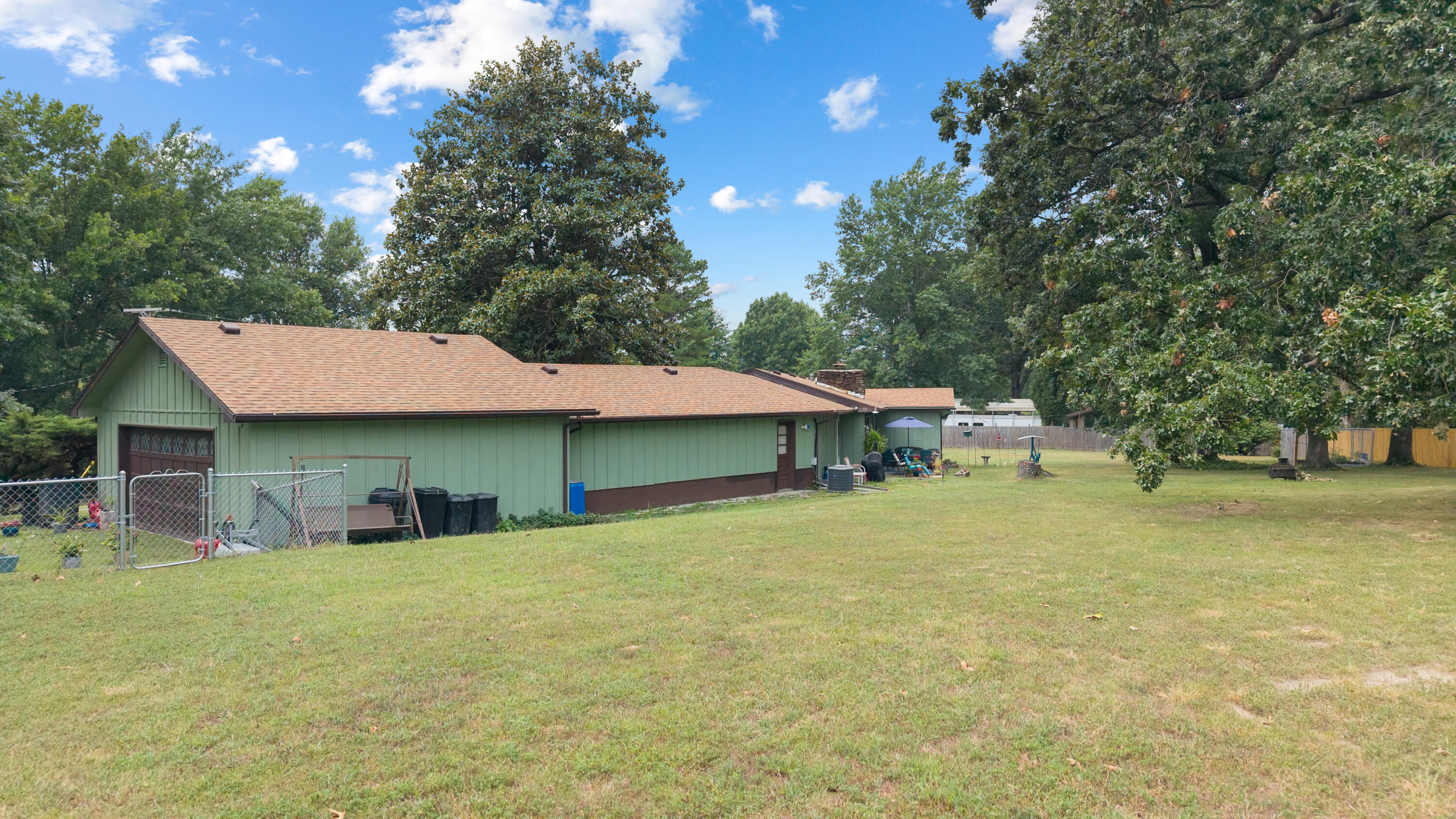 Photo 5 - Residential for sale – 1017  Chinquapin Street  Cassville, MO