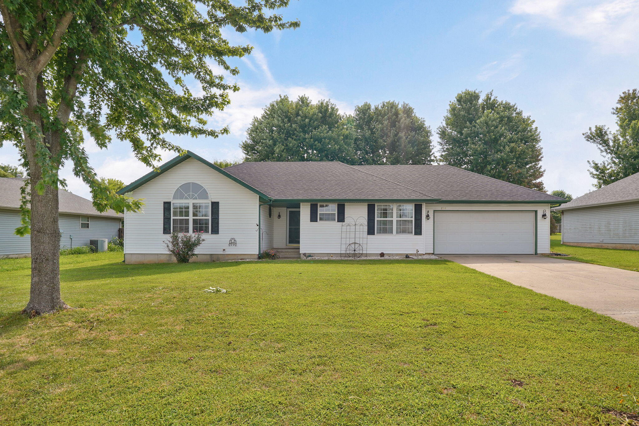 Residential for sale – 204  Arrowhead Road  Willard, MO