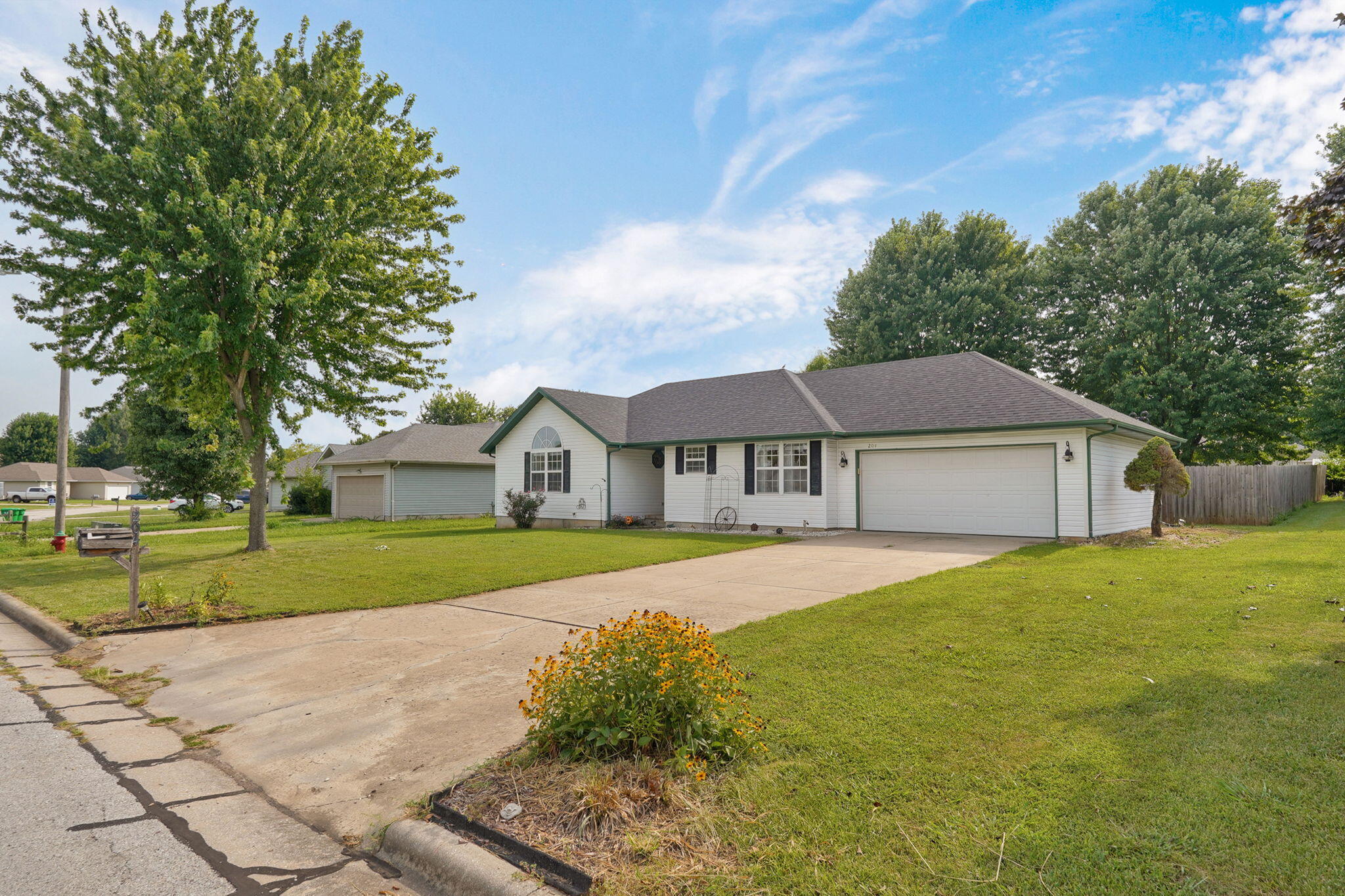 Photo 2 - Residential for sale – 204  Arrowhead Road  Willard, MO
