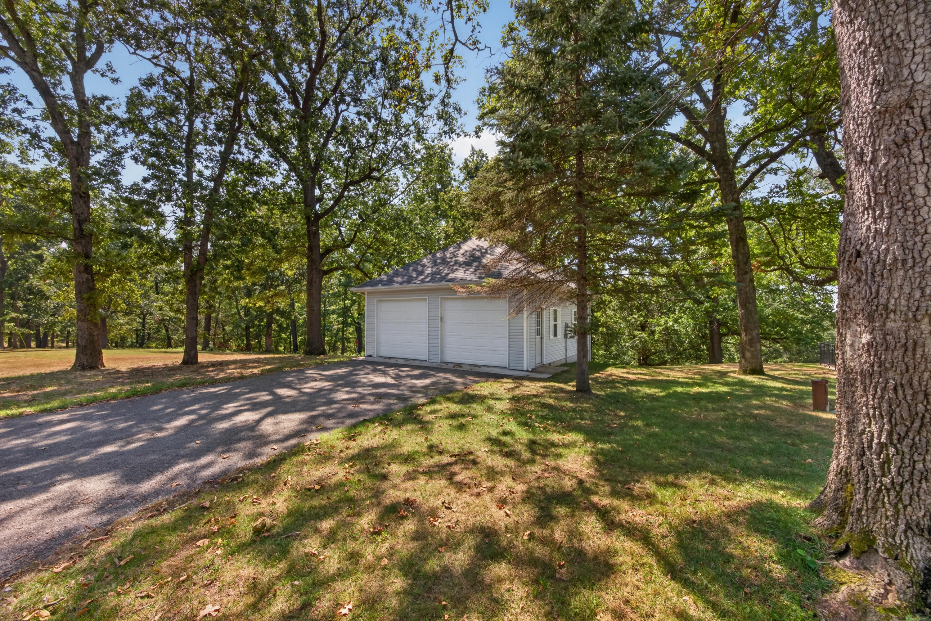 Photo 8 - Residential for sale – 15531  Kentucky Road  Neosho, MO