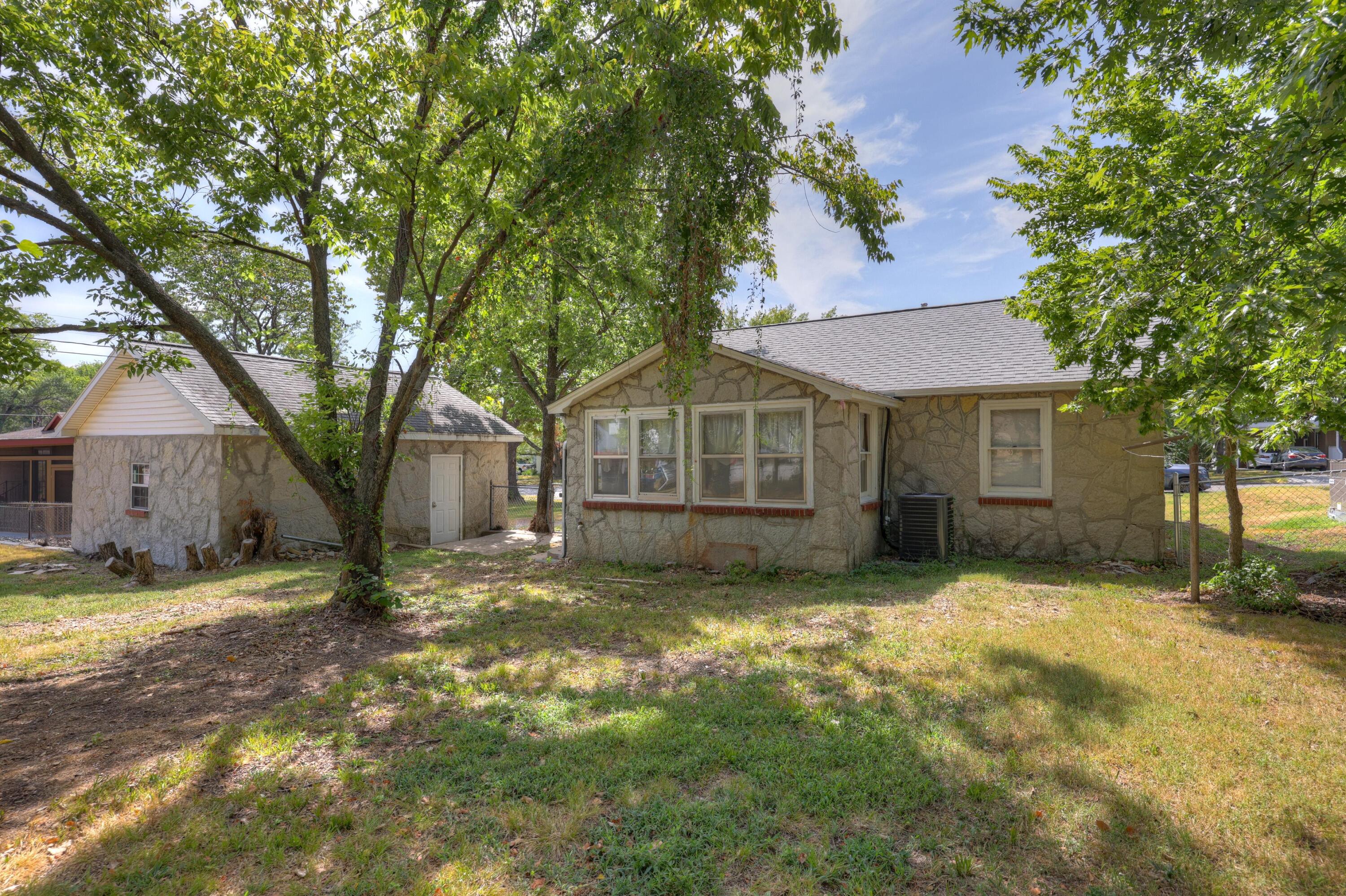 Photo 4 - Residential for sale – 311 S Park Avenue  Joplin, MO