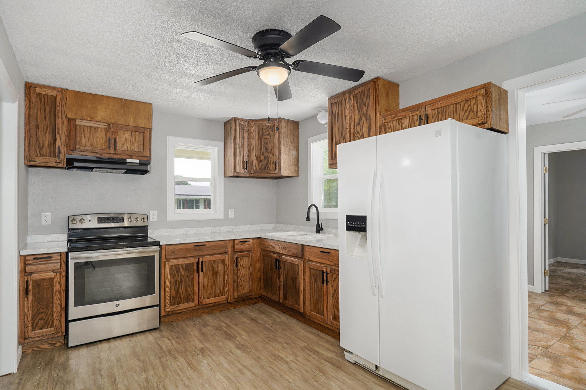 Photo 8 - Residential for sale – 12 E Hawthorne Street  Aurora, MO