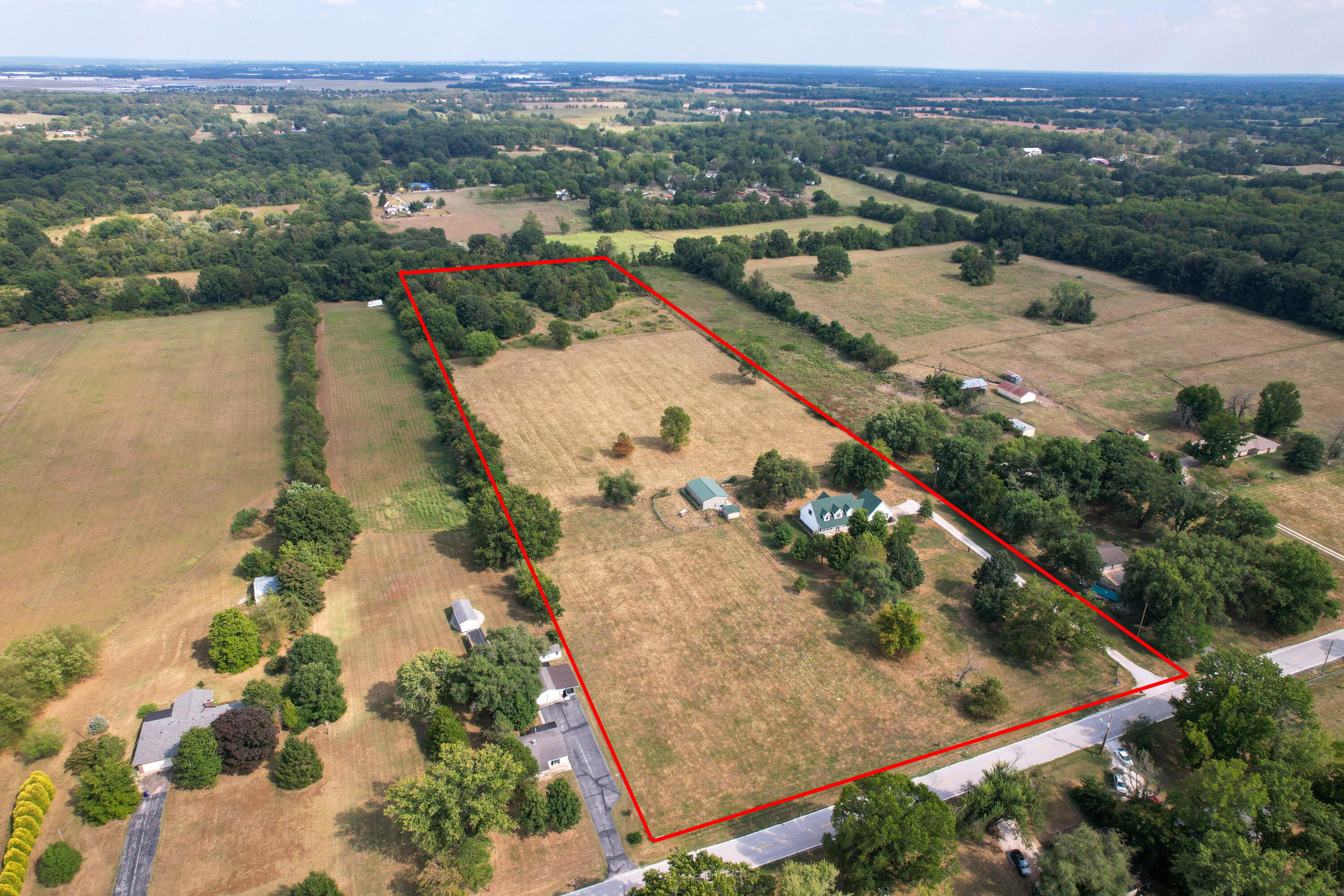 Photo 2 - Residential for sale – 1910 N Farm Road 97   Springfield, MO