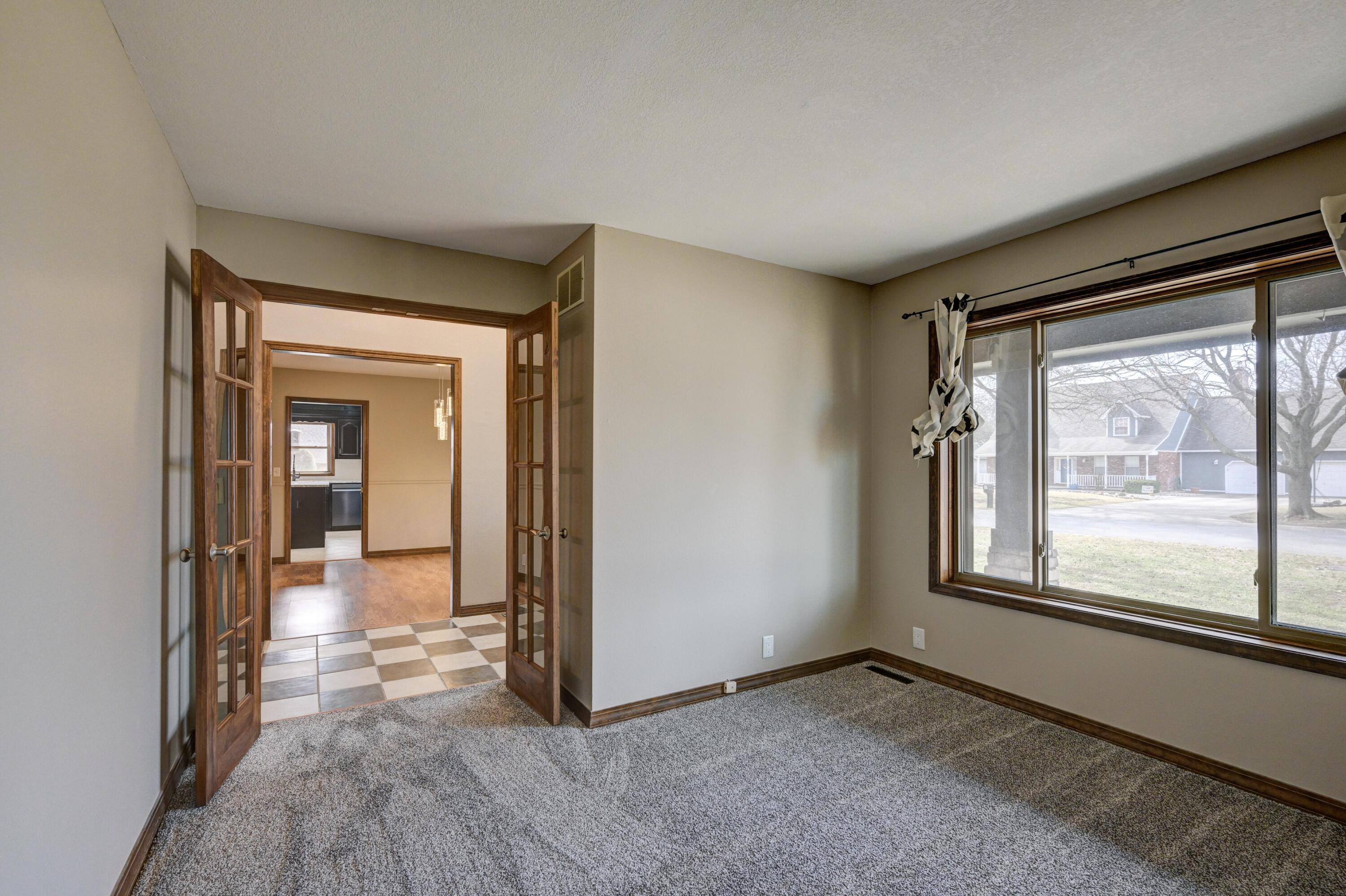 Photo 7 - Residential for sale – 3315 S Park Avenue  Joplin, MO