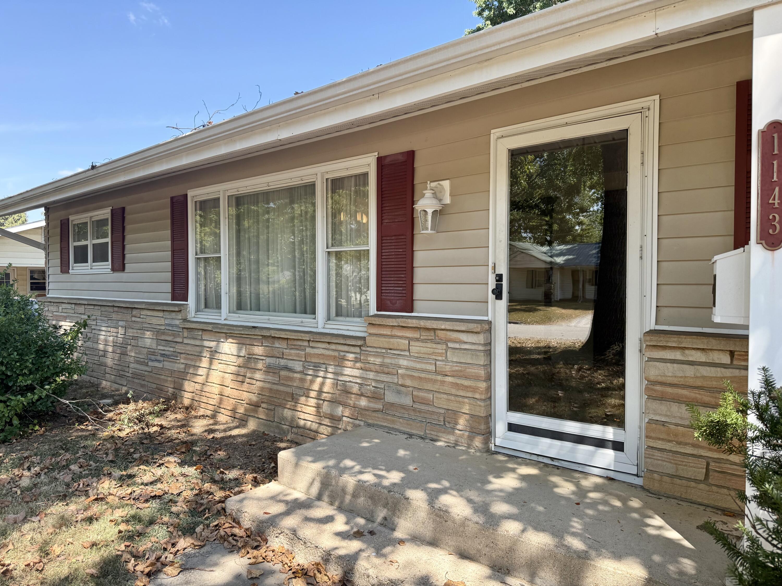 Photo 2 - Residential for sale – 1143  Ozark Street  Houston, MO
