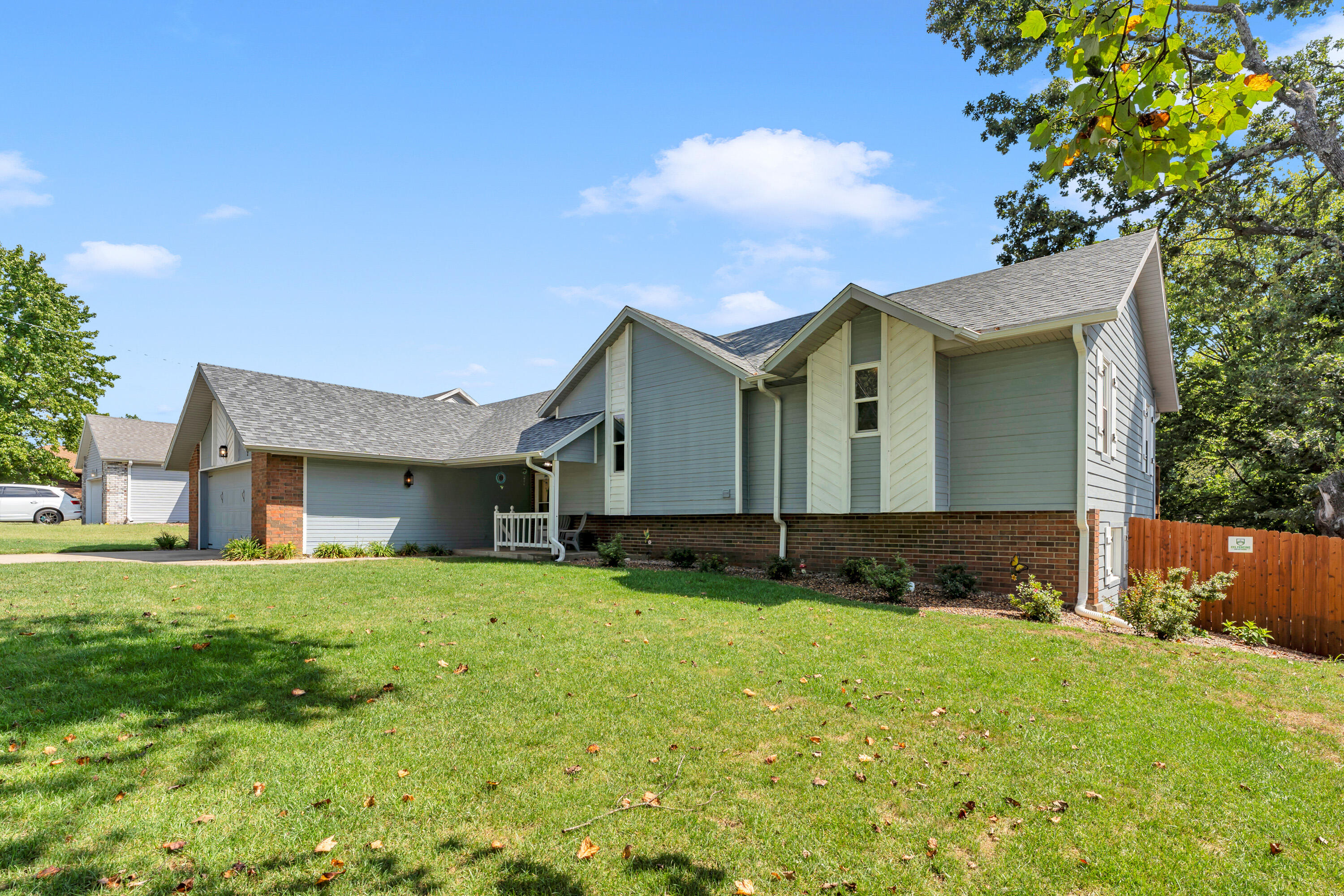 Photo 4 - Residential for sale – 402 N Hightower Avenue  Nixa, MO