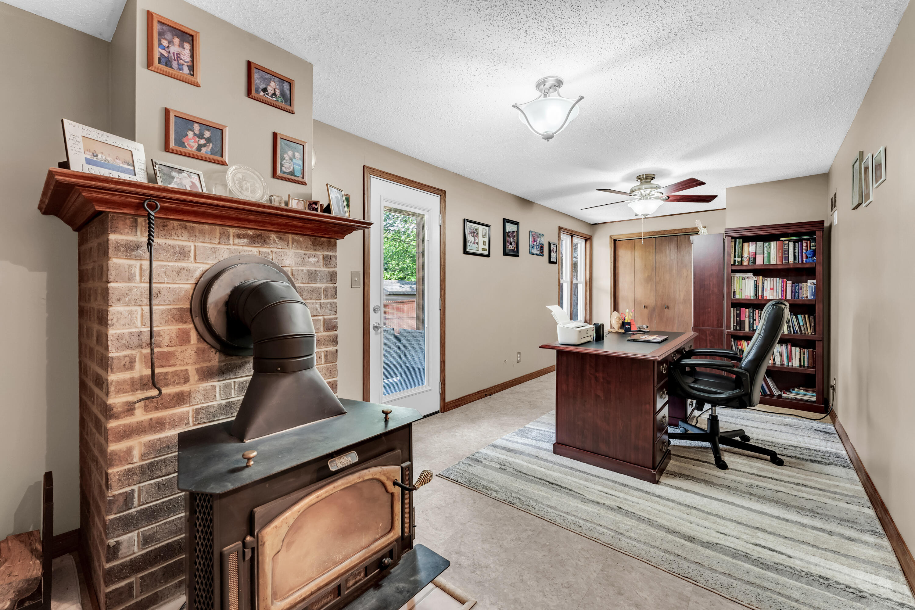 Photo 13 - Residential for sale – 402 N Hightower Avenue  Nixa, MO