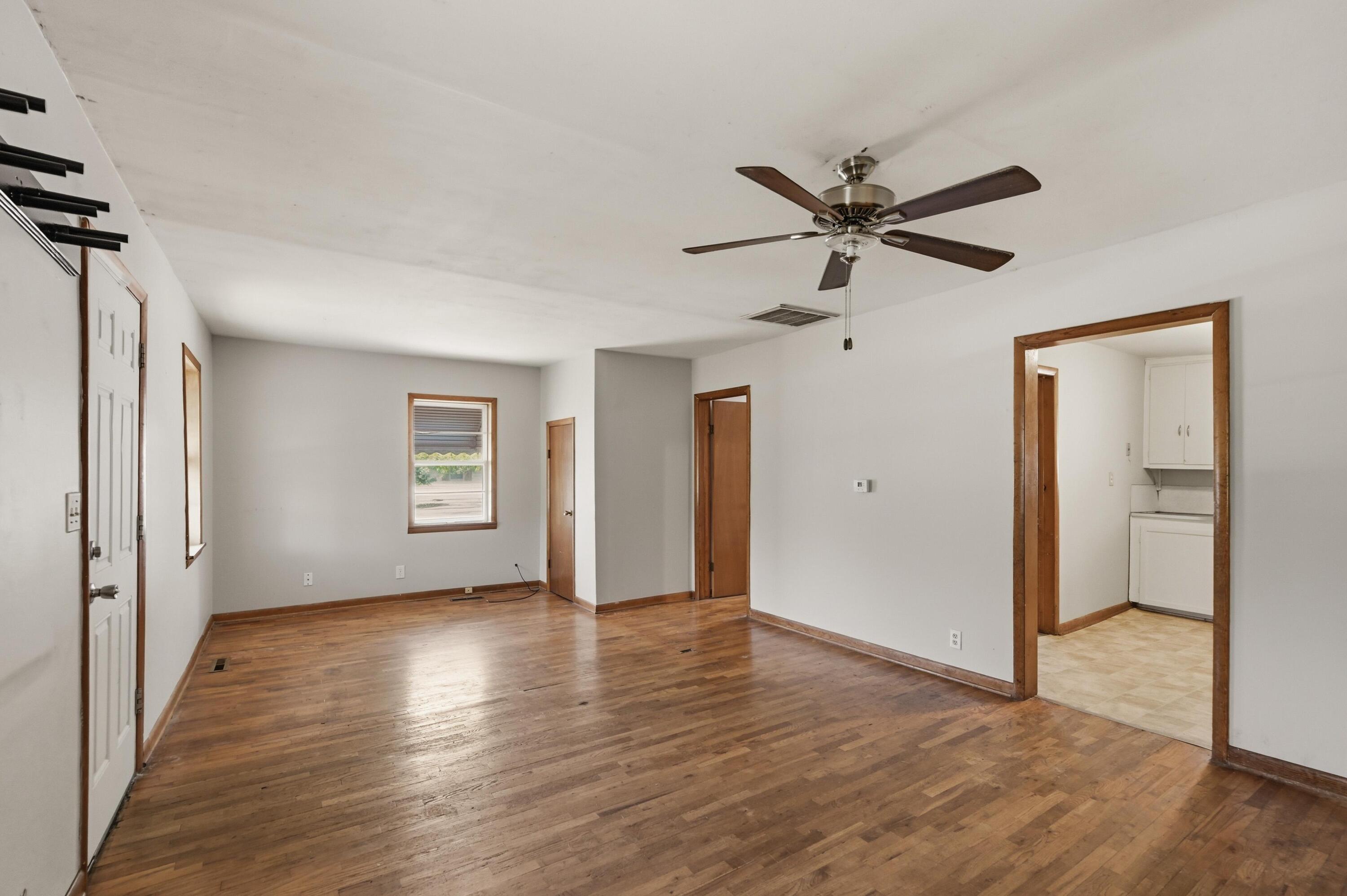 Photo 4 - Residential for sale – 1229 S Monroe Avenue  Joplin, MO
