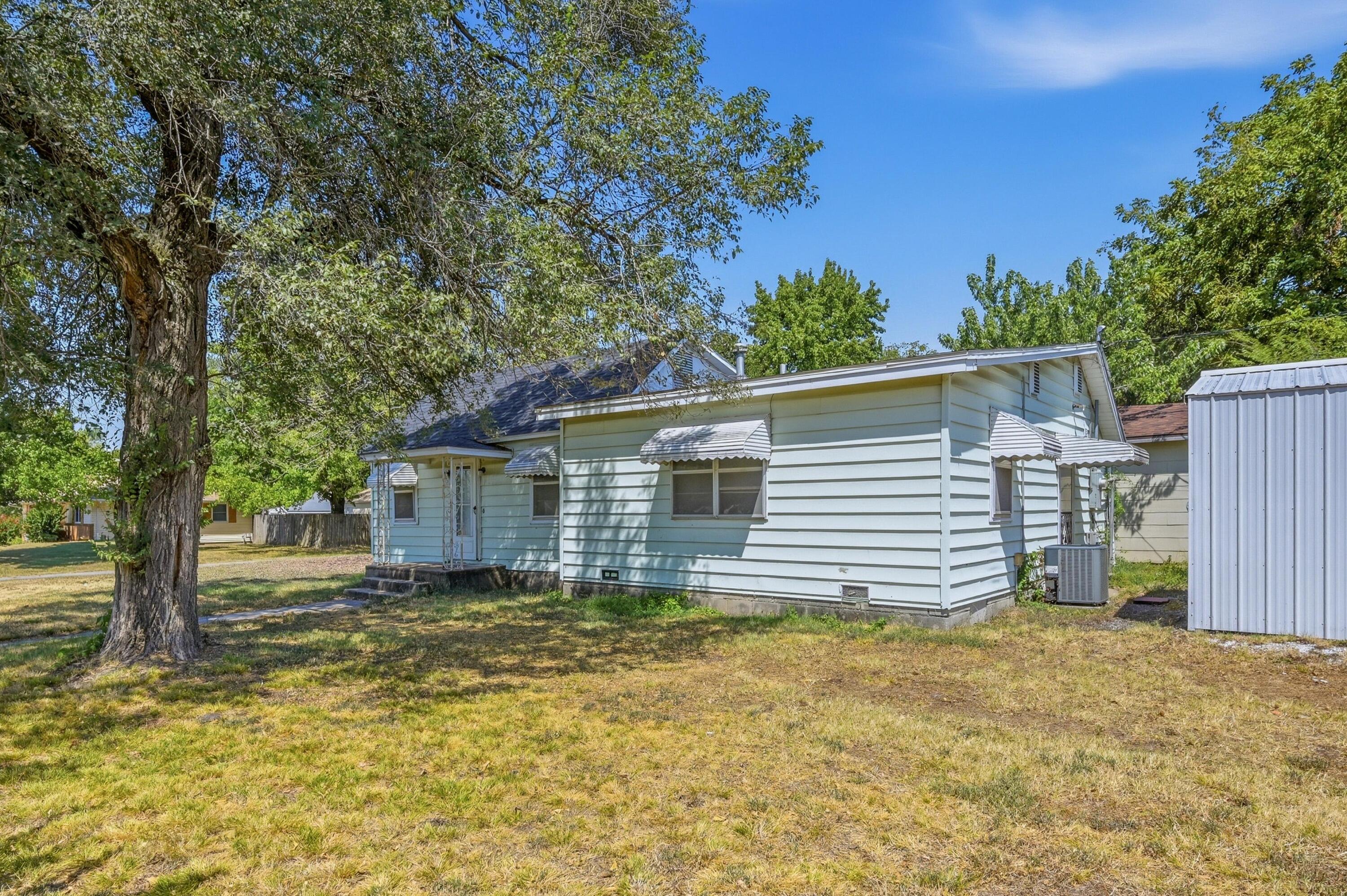 Photo 3 - Residential for sale – 1229 S Monroe Avenue  Joplin, MO