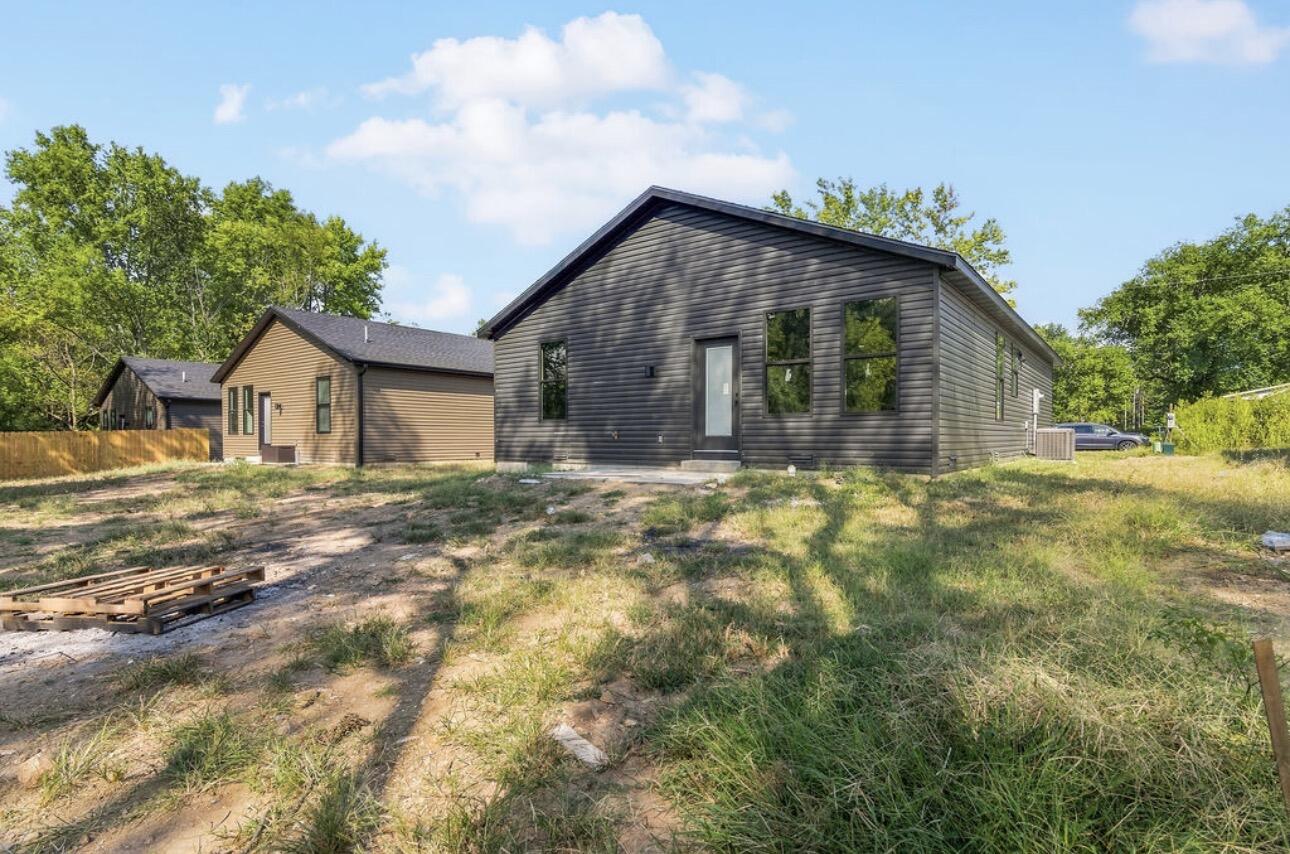 Photo 16 - Residential for sale – 325 S Oak Avenue  Sparta, MO