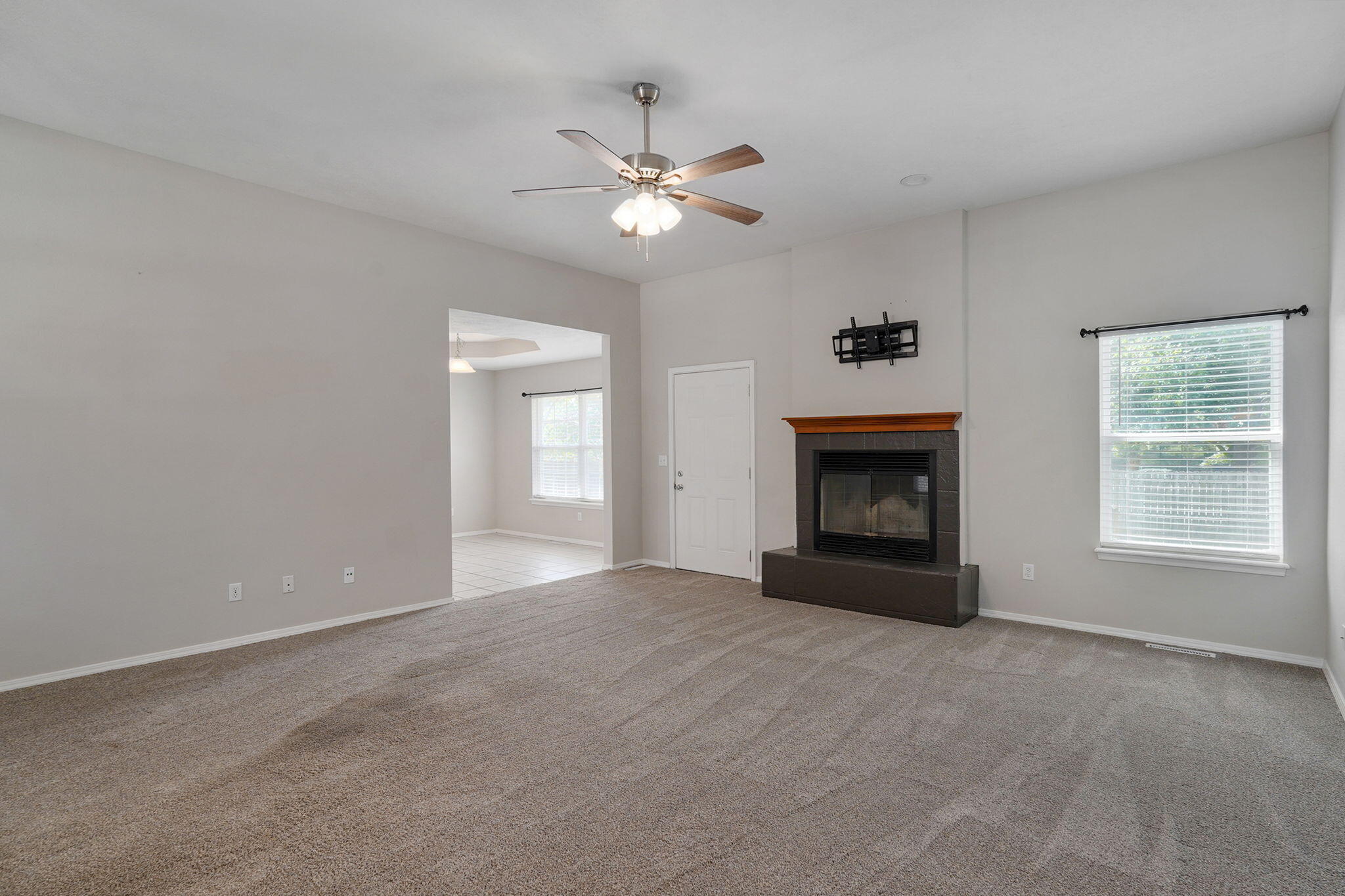 Photo 4 - Residential for sale – 2834 W Lasalle Street  Springfield, MO
