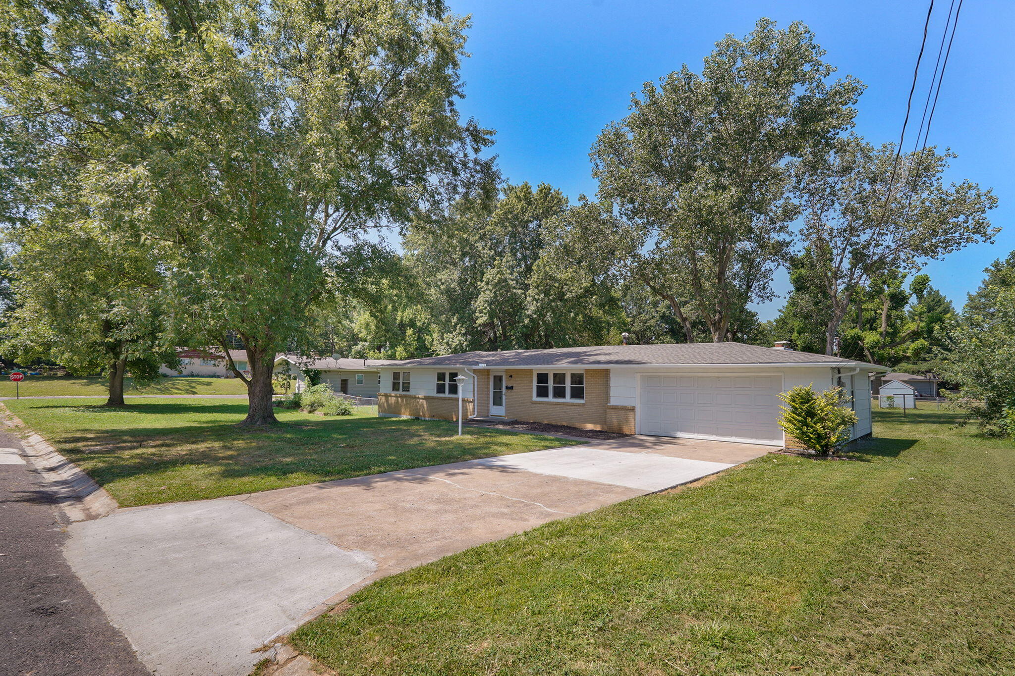 Residential for sale – 1214  7th Street  Monett, MO
