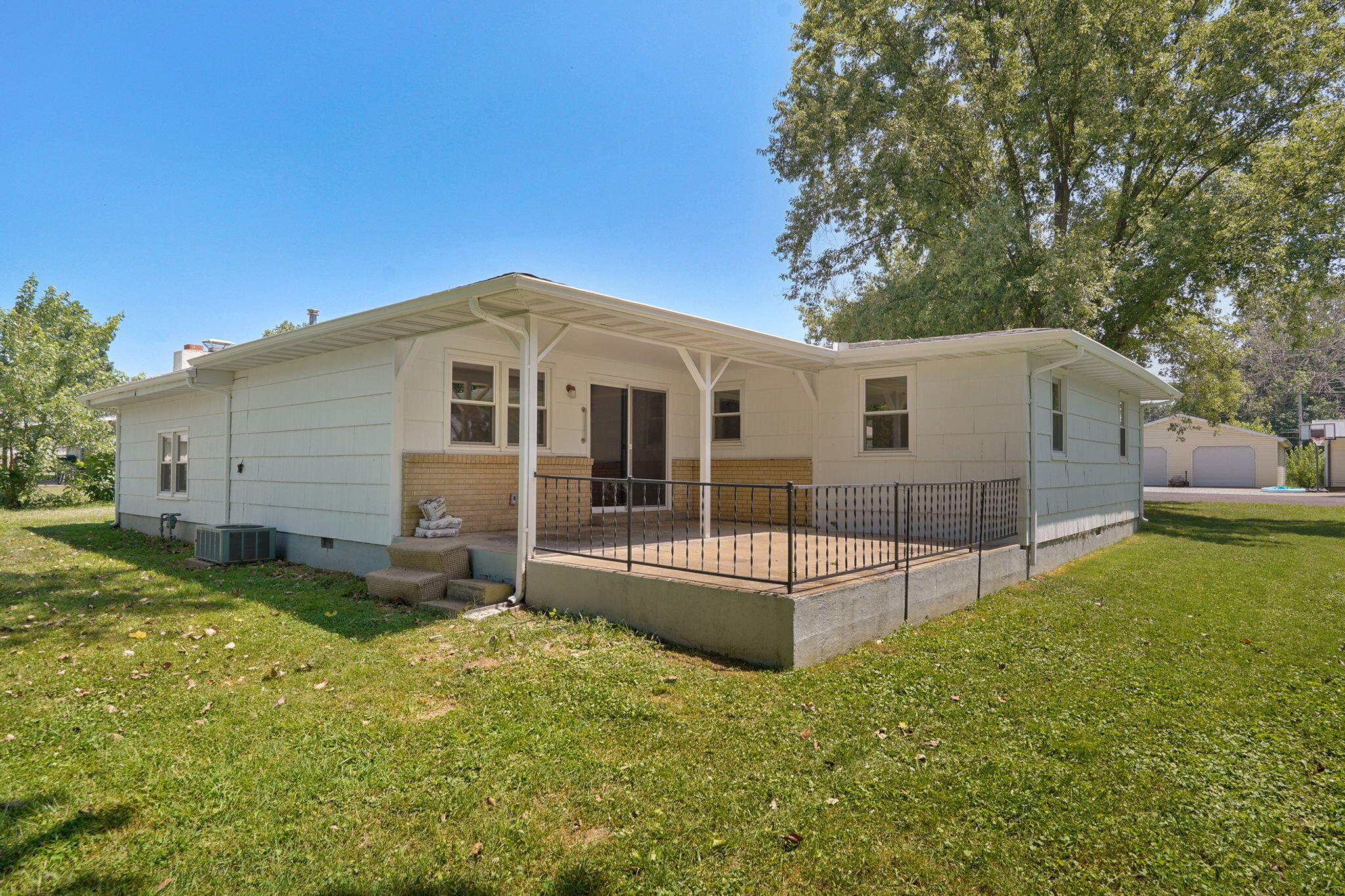 Photo 25 - Residential for sale – 1214  7th Street  Monett, MO
