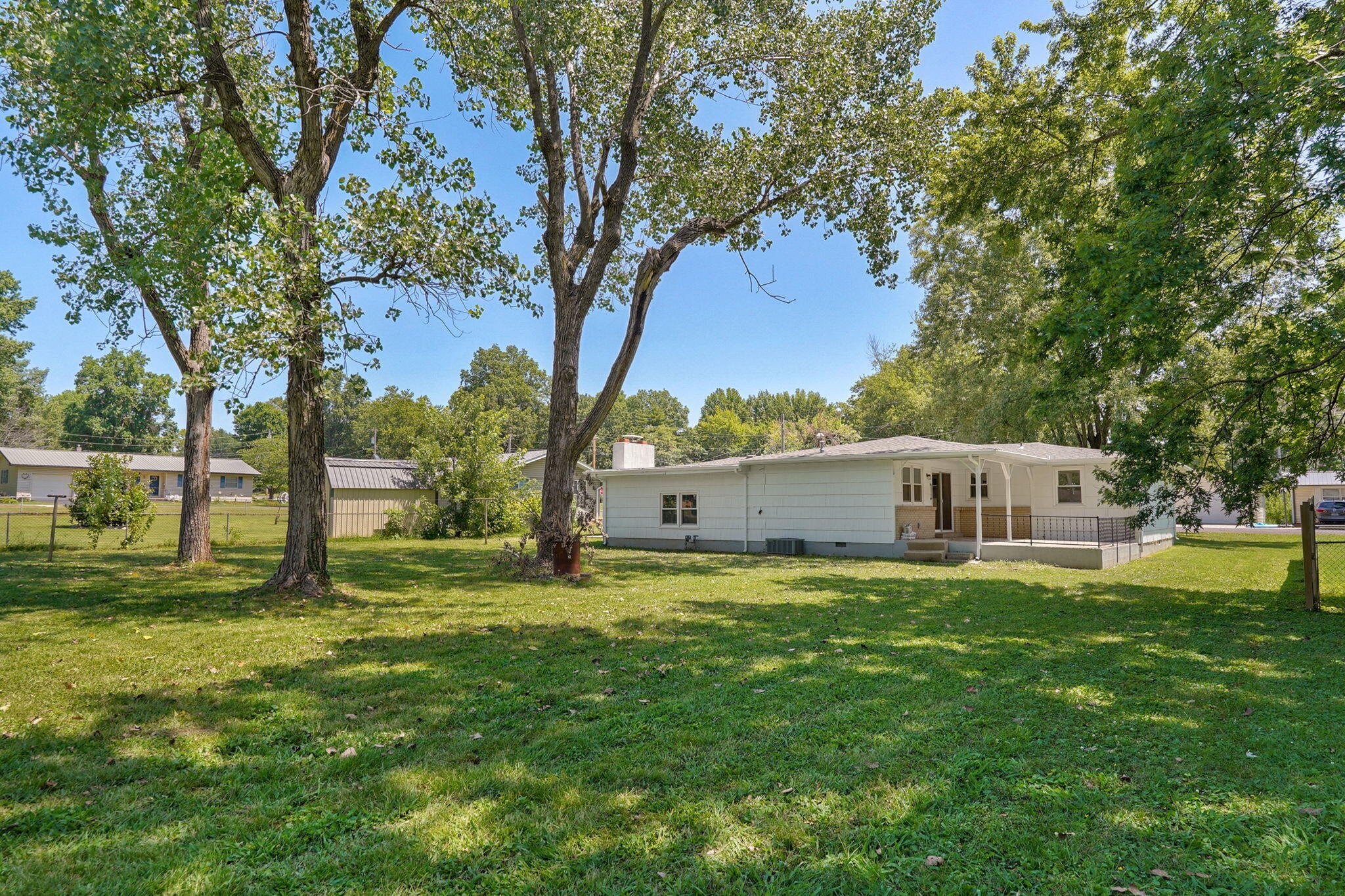Photo 27 - Residential for sale – 1214  7th Street  Monett, MO