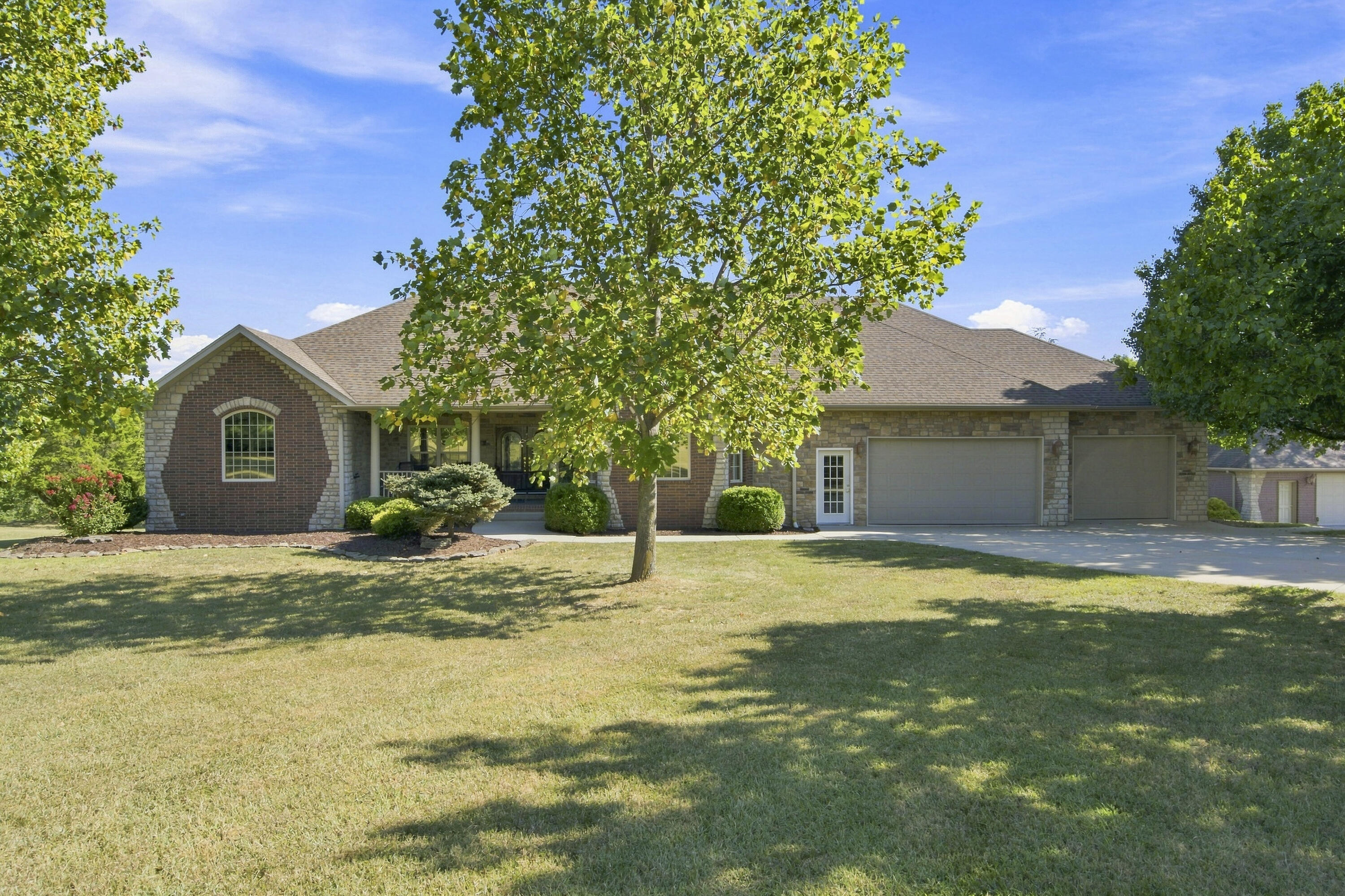 Photo 3 - Residential for sale – 1682 W Country Road  Nixa, MO