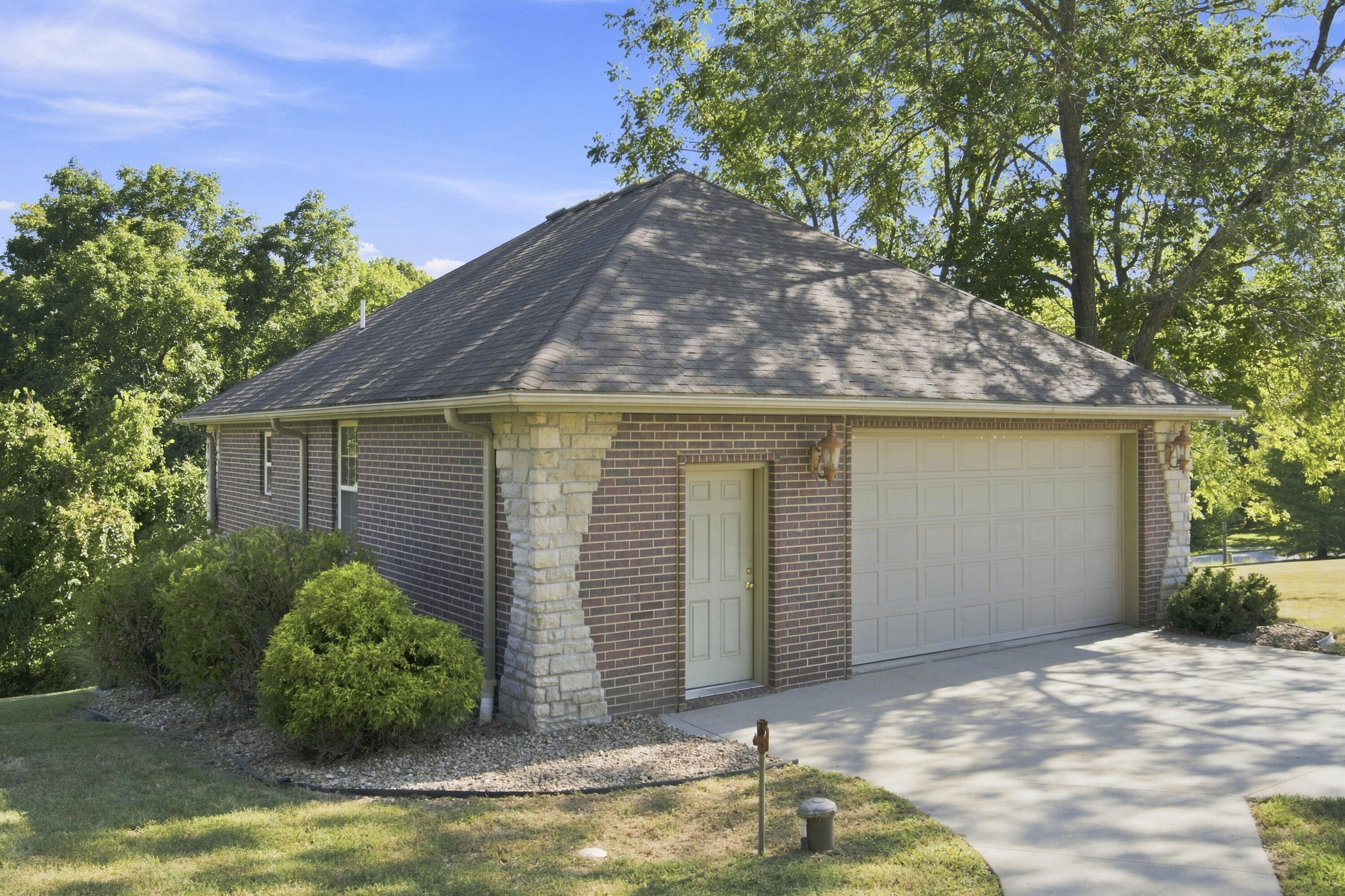 Photo 4 - Residential for sale – 1682 W Country Road  Nixa, MO