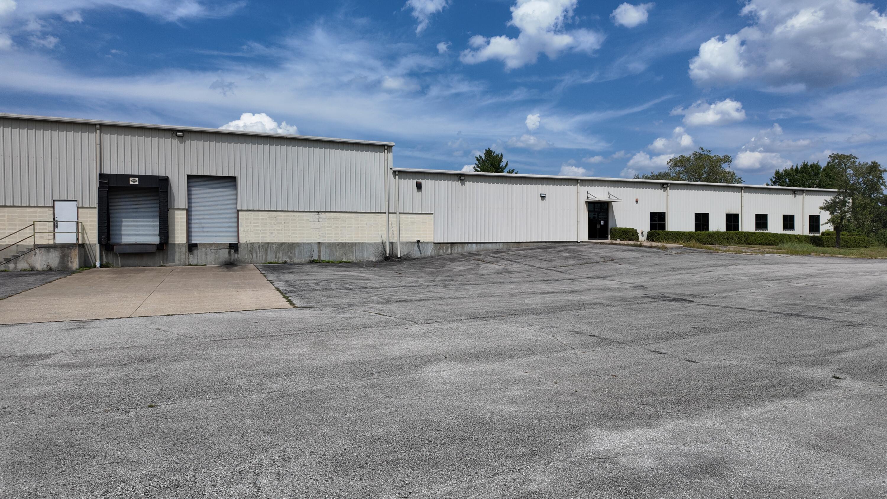 Photo 10 - Commercial Sale for sale – 200  Industrial Park Drive  Hollister, MO