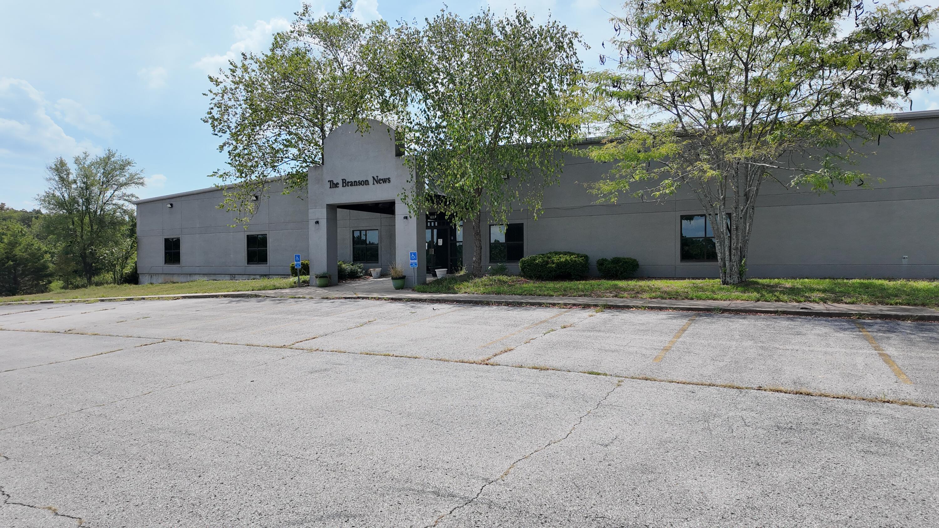 Commercial Sale for sale – 200  Industrial Park Drive  Hollister, MO
