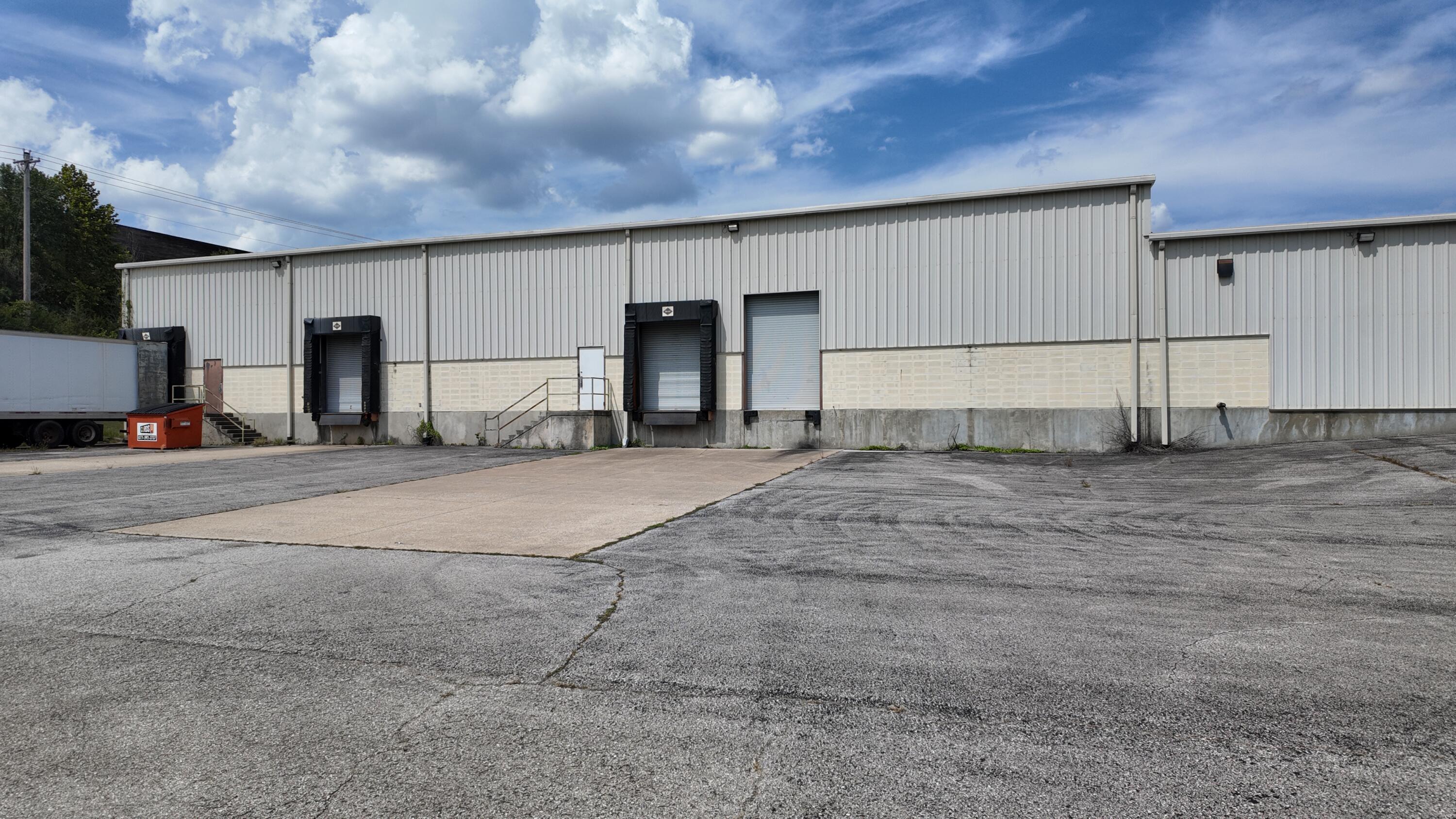 Photo 11 - Commercial Sale for sale – 200  Industrial Park Drive  Hollister, MO