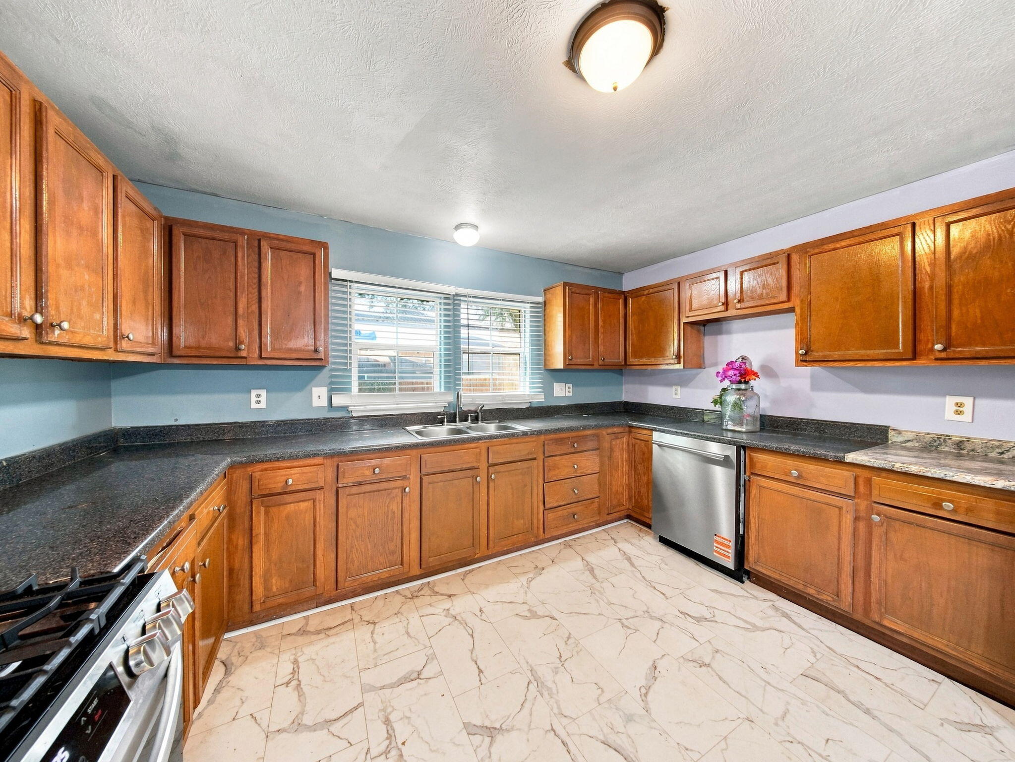 Photo 4 - Residential for sale – 617 N Hillcrest Avenue  Springfield, MO