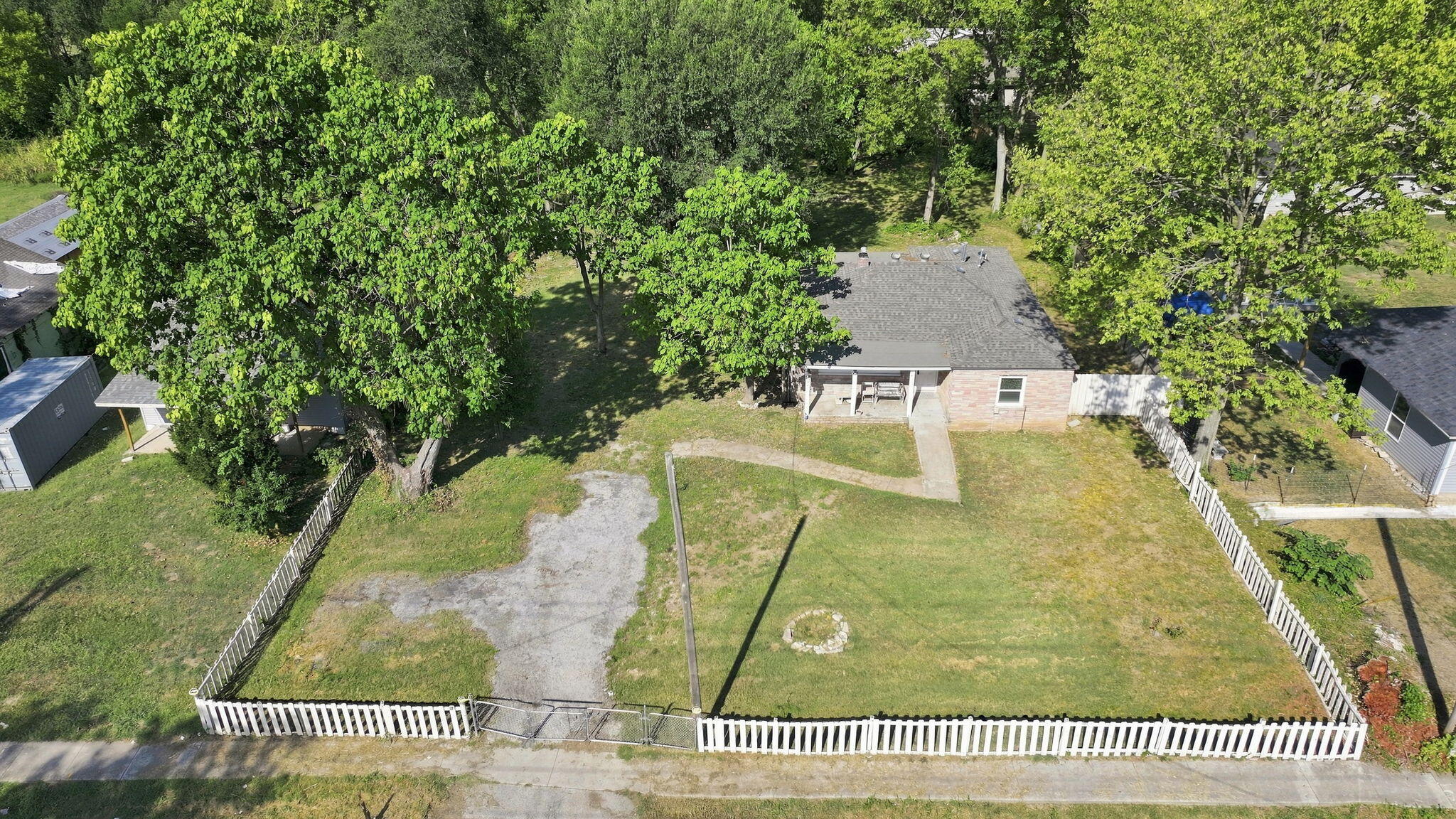 Photo 3 - Residential for sale – 617 N Hillcrest Avenue  Springfield, MO