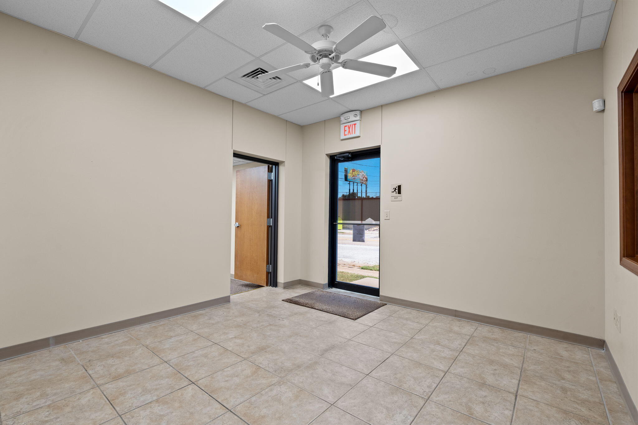 Photo 11 - Commercial Lease for sale – 311 N Waverly Avenue  Springfield, MO