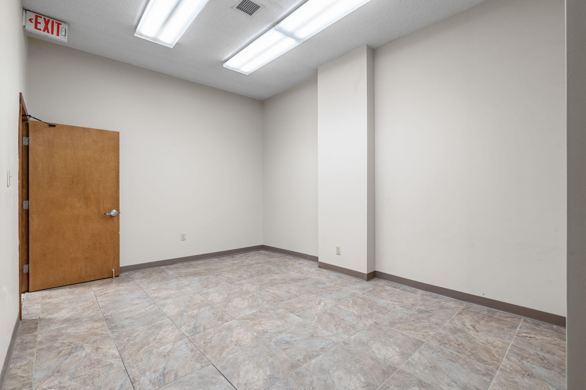 Photo 31 - Commercial Lease for sale – 311 N Waverly Avenue  Springfield, MO
