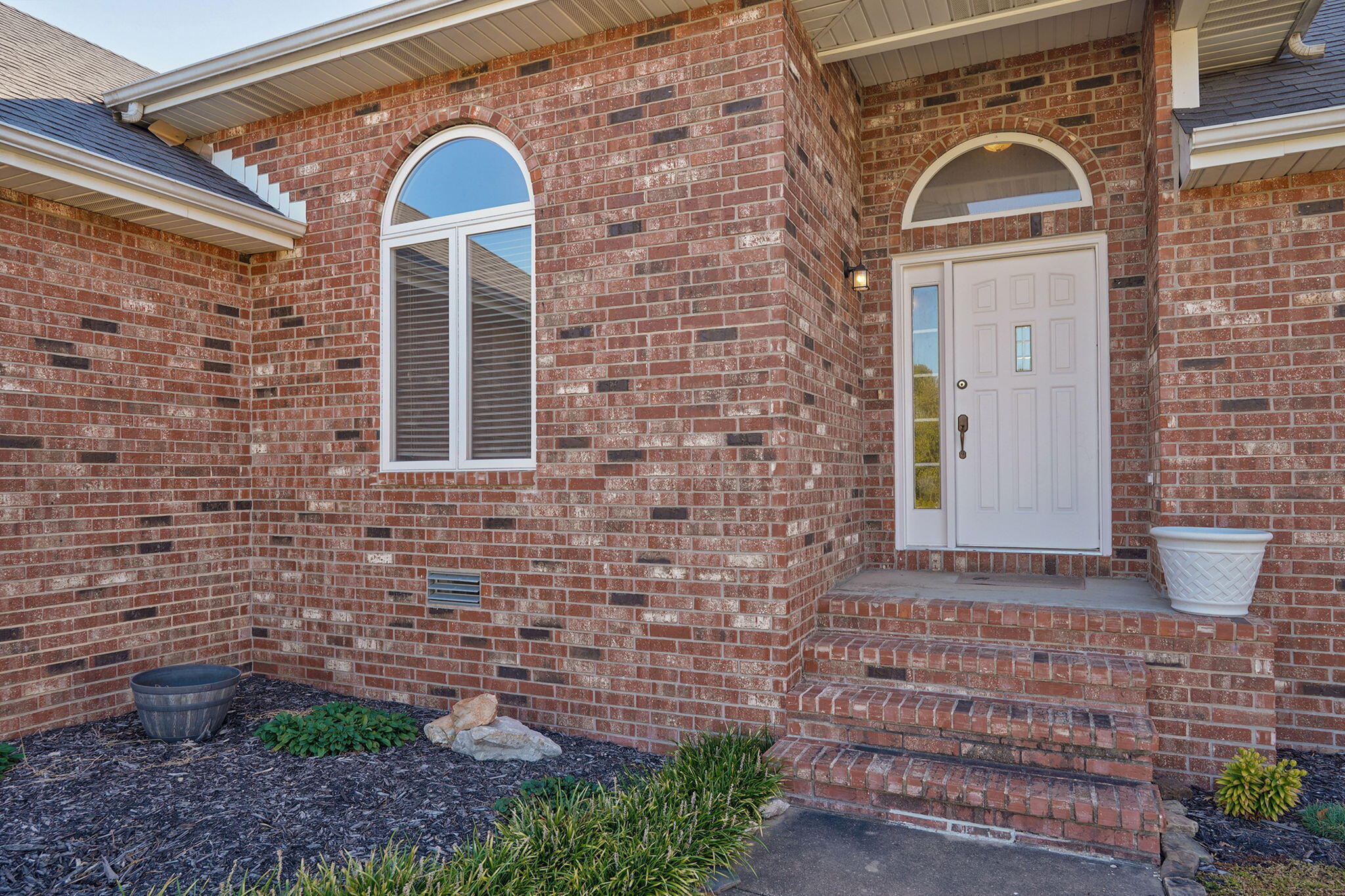 Photo 4 - Residential for sale – 5134 S Sterling Court  Springfield, MO