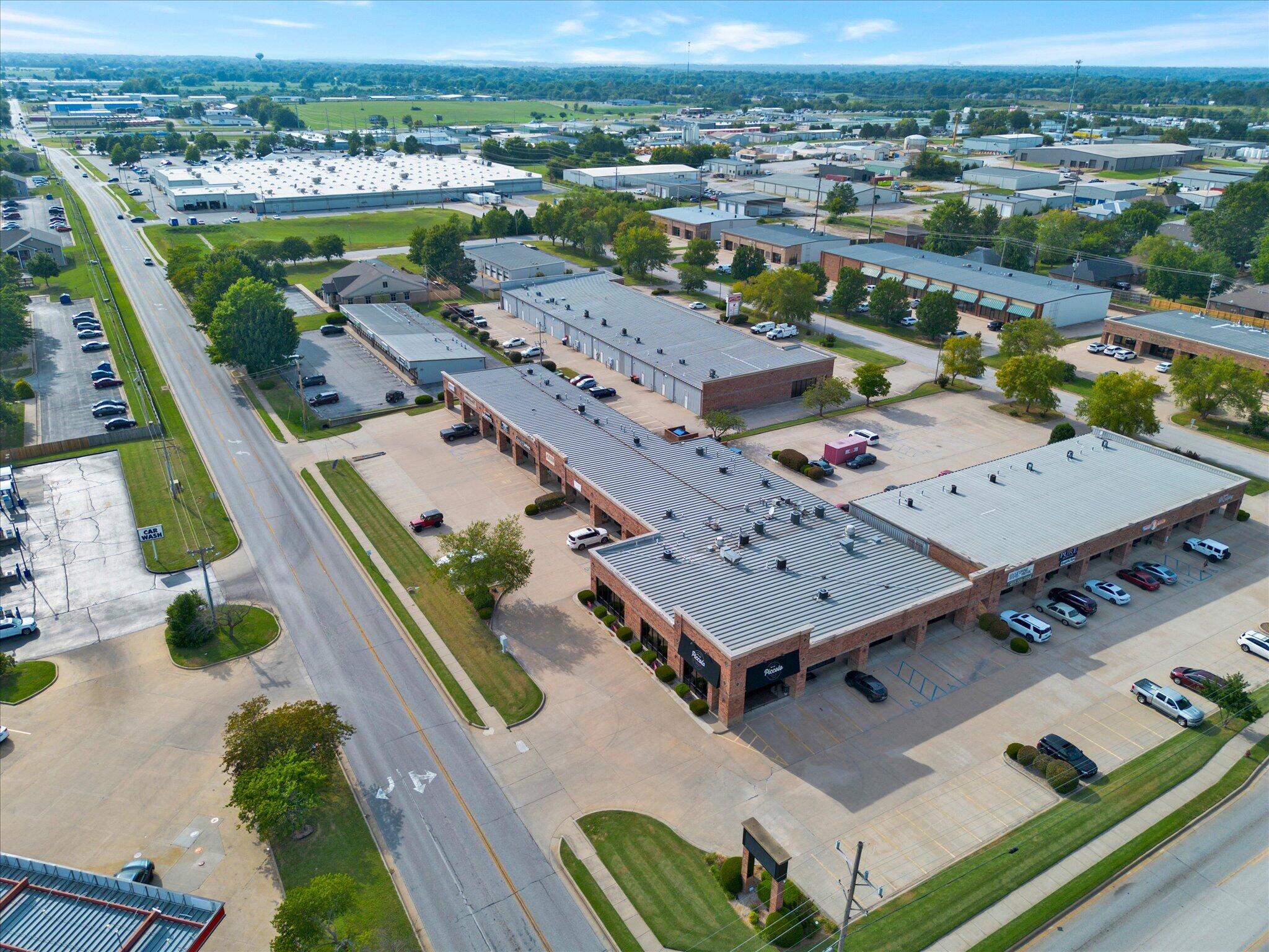 Photo 4 - Commercial Lease for sale – 107 W Aldersgate   Nixa, MO
