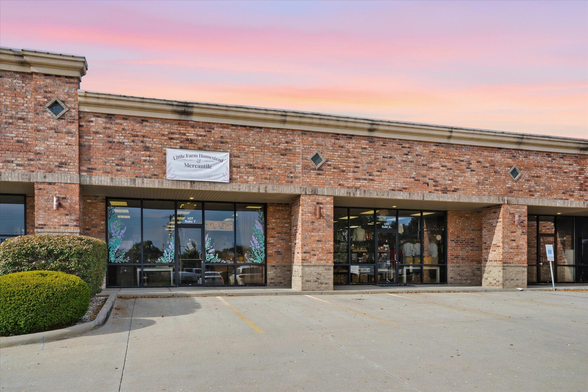 Commercial Lease for sale – 107 W Aldersgate   Nixa, MO
