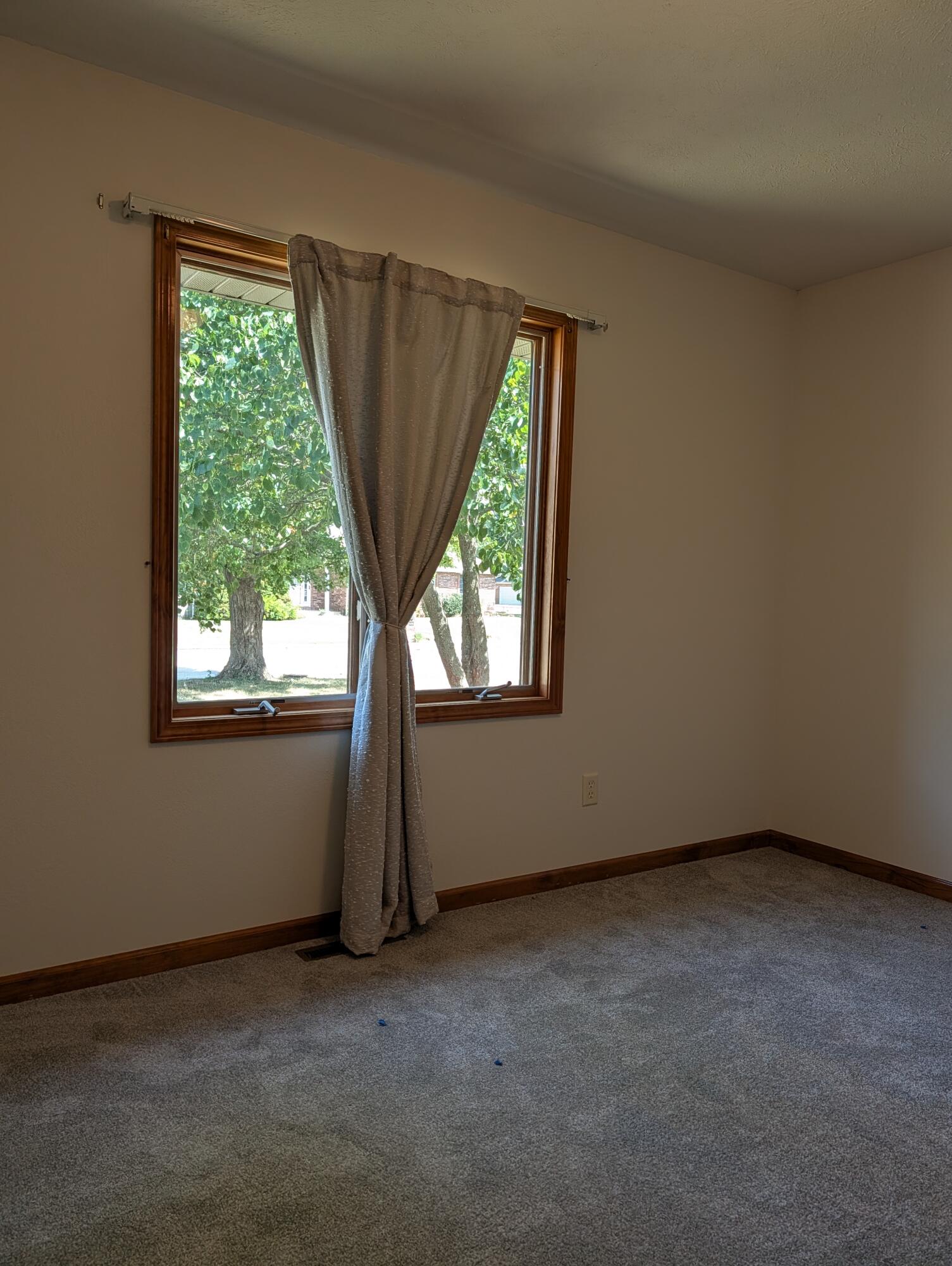 Photo 15 - Residential for sale – 1391 S Meadow Lane  Bolivar, MO