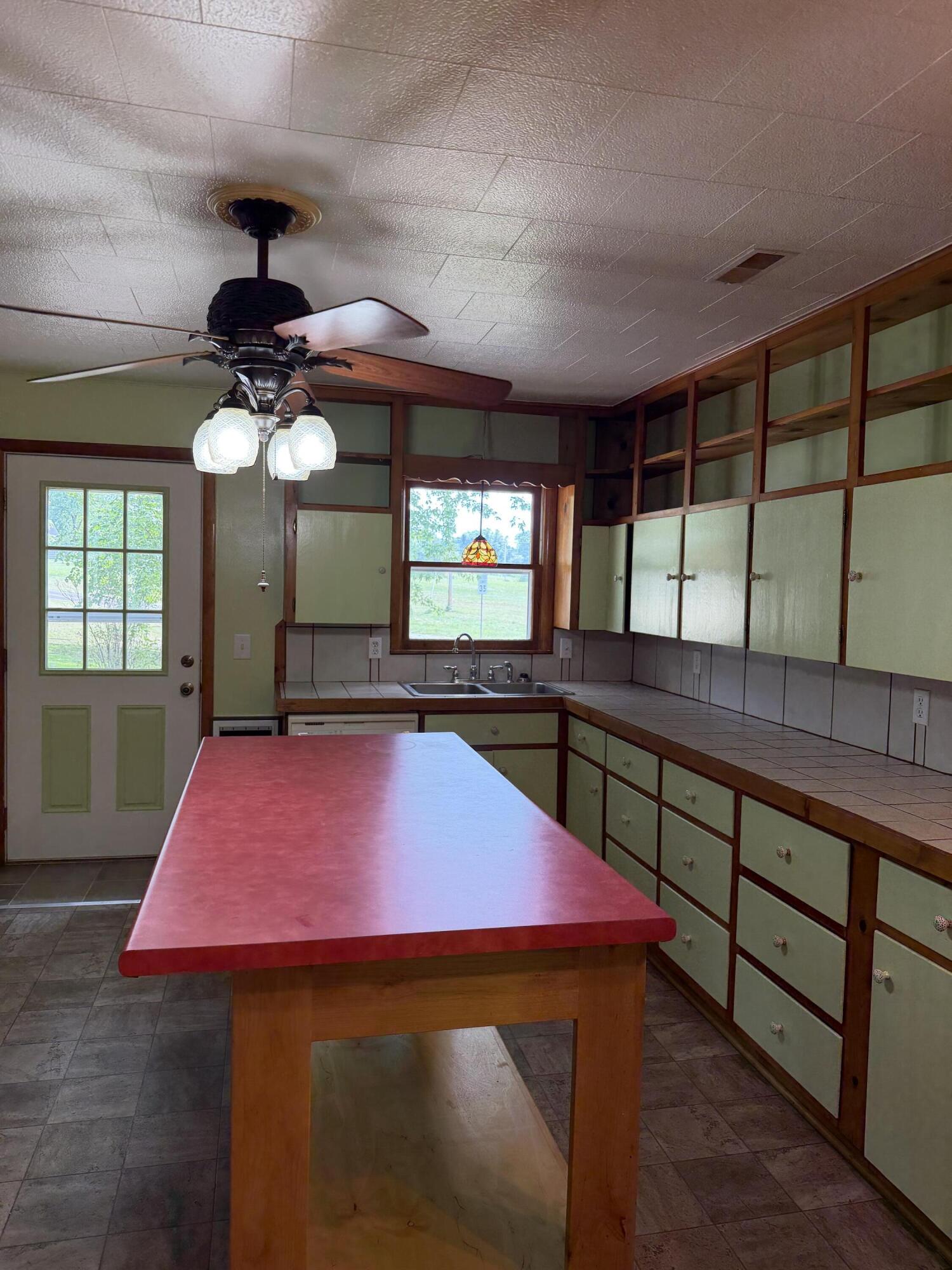 Photo 9 - Residential for sale – 107 E James Street  Mountain View, MO