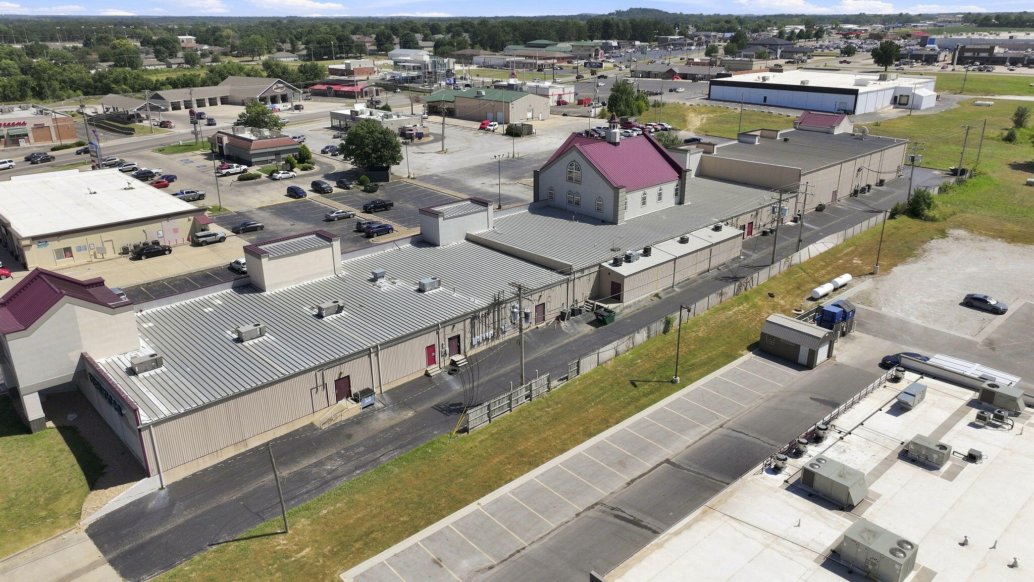 Photo 5 - Commercial Sale for sale – 800 E Aldrich Road  Bolivar, MO