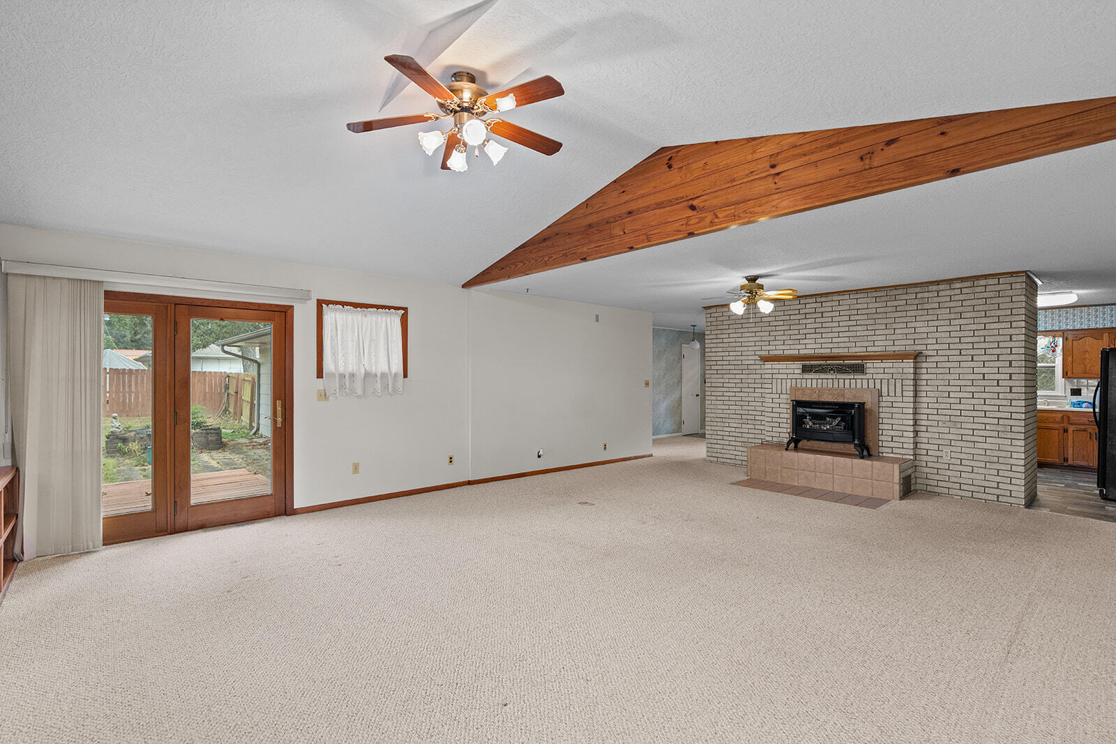 Photo 14 - Residential for sale – 521 E Fremont Road  Lebanon, MO
