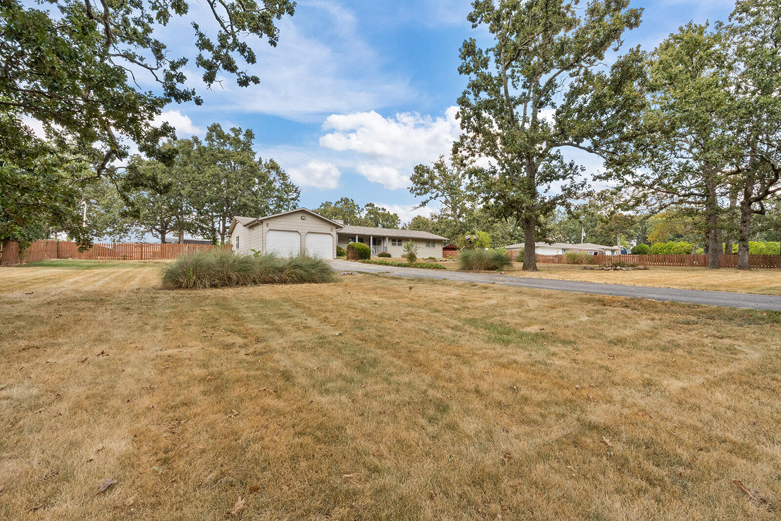 Photo 3 - Residential for sale – 521 E Fremont Road  Lebanon, MO