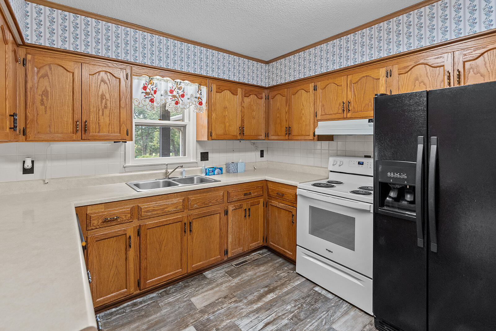 Photo 12 - Residential for sale – 521 E Fremont Road  Lebanon, MO