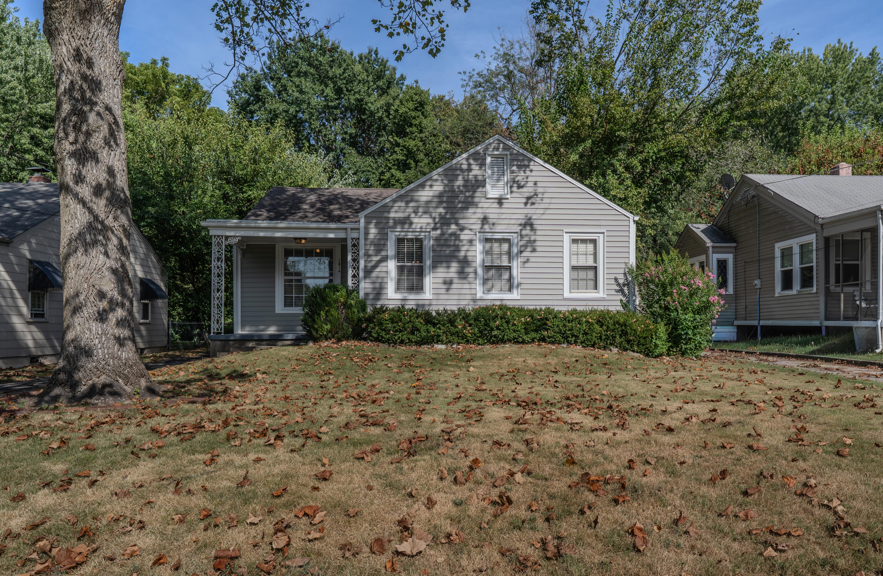 Photo 3 - Residential for sale – 1514 S Kickapoo Avenue  Springfield, MO