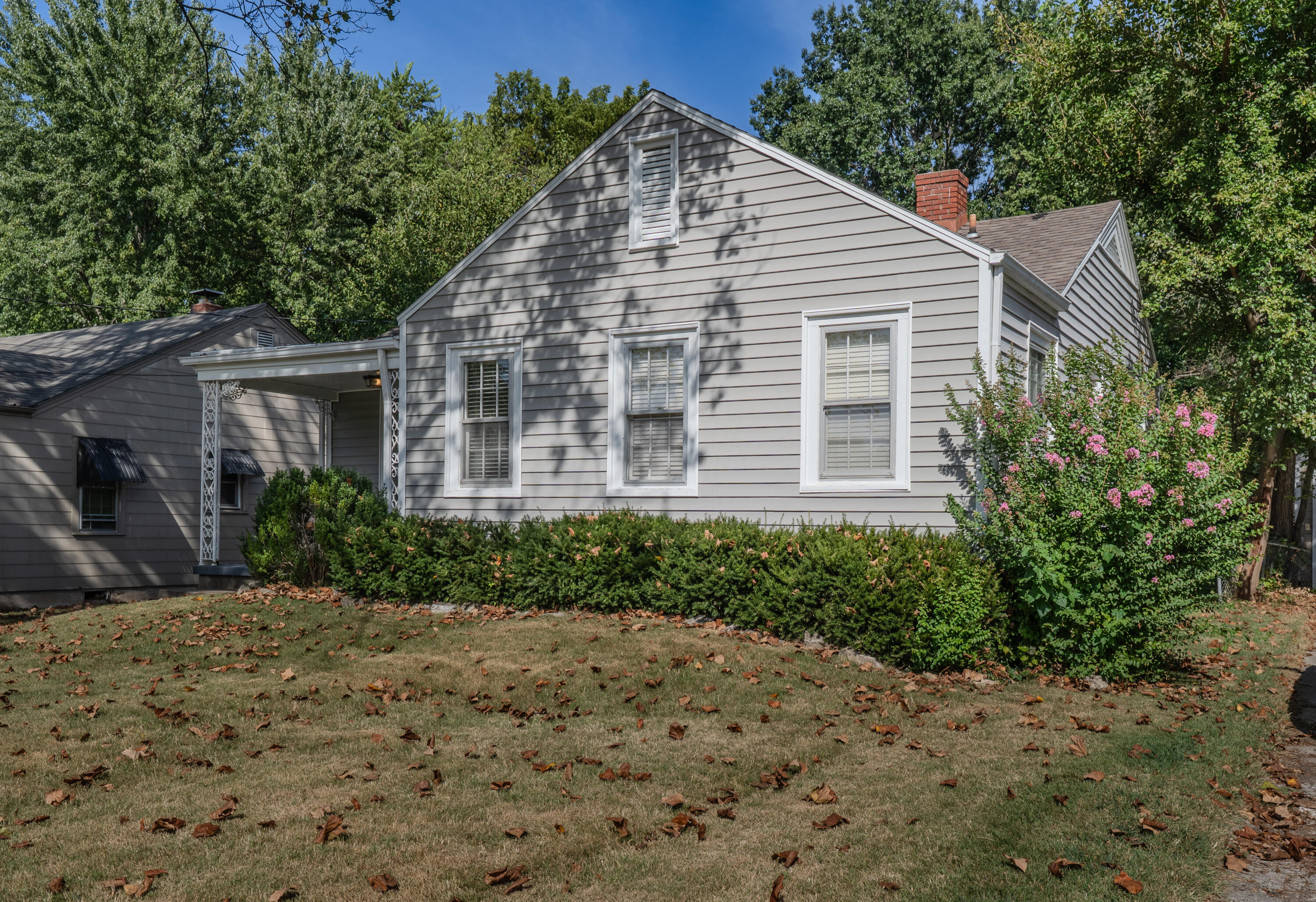Photo 2 - Residential for sale – 1514 S Kickapoo Avenue  Springfield, MO