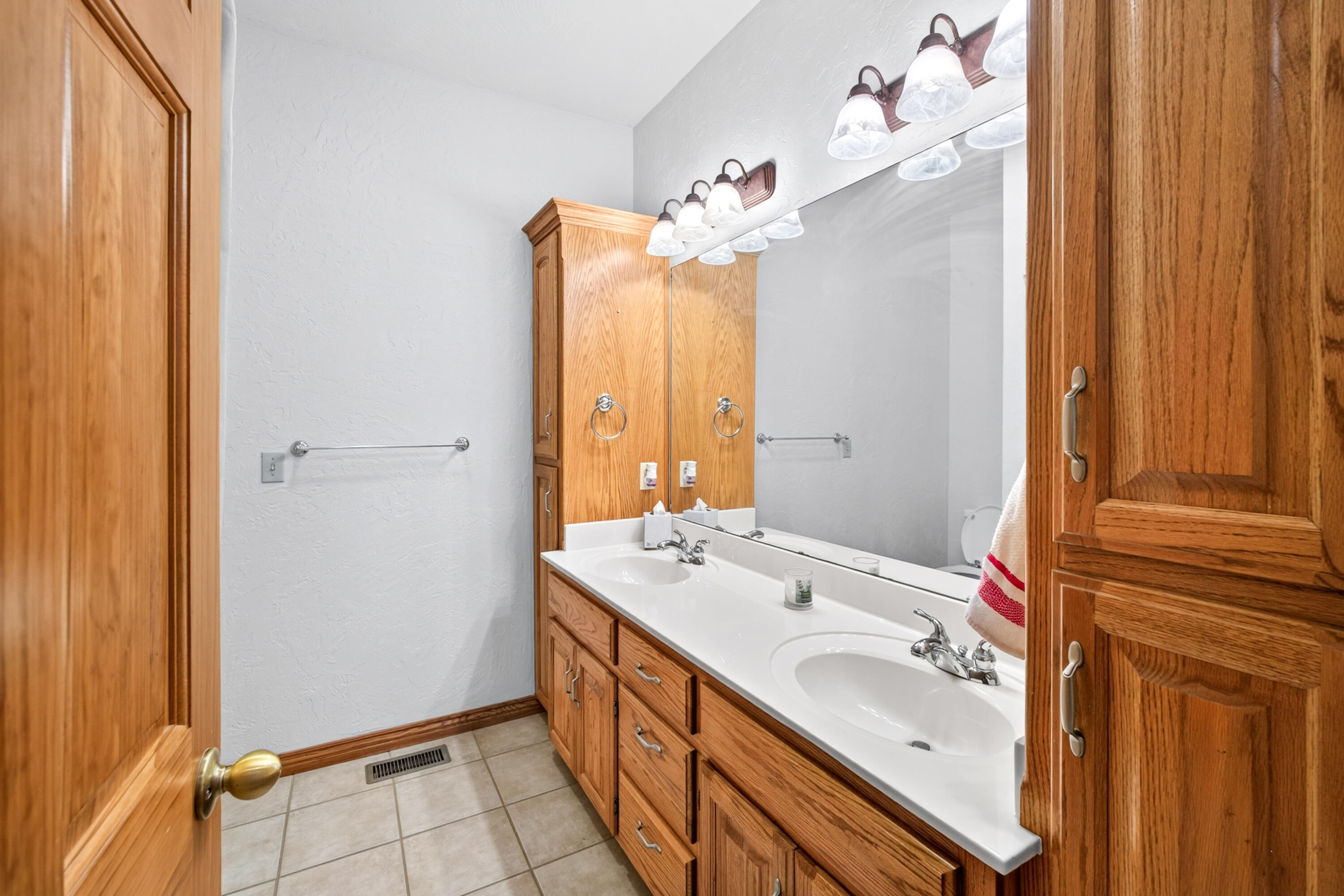 Photo 27 - Residential for sale – 1352 N Lennox Court  Springfield, MO