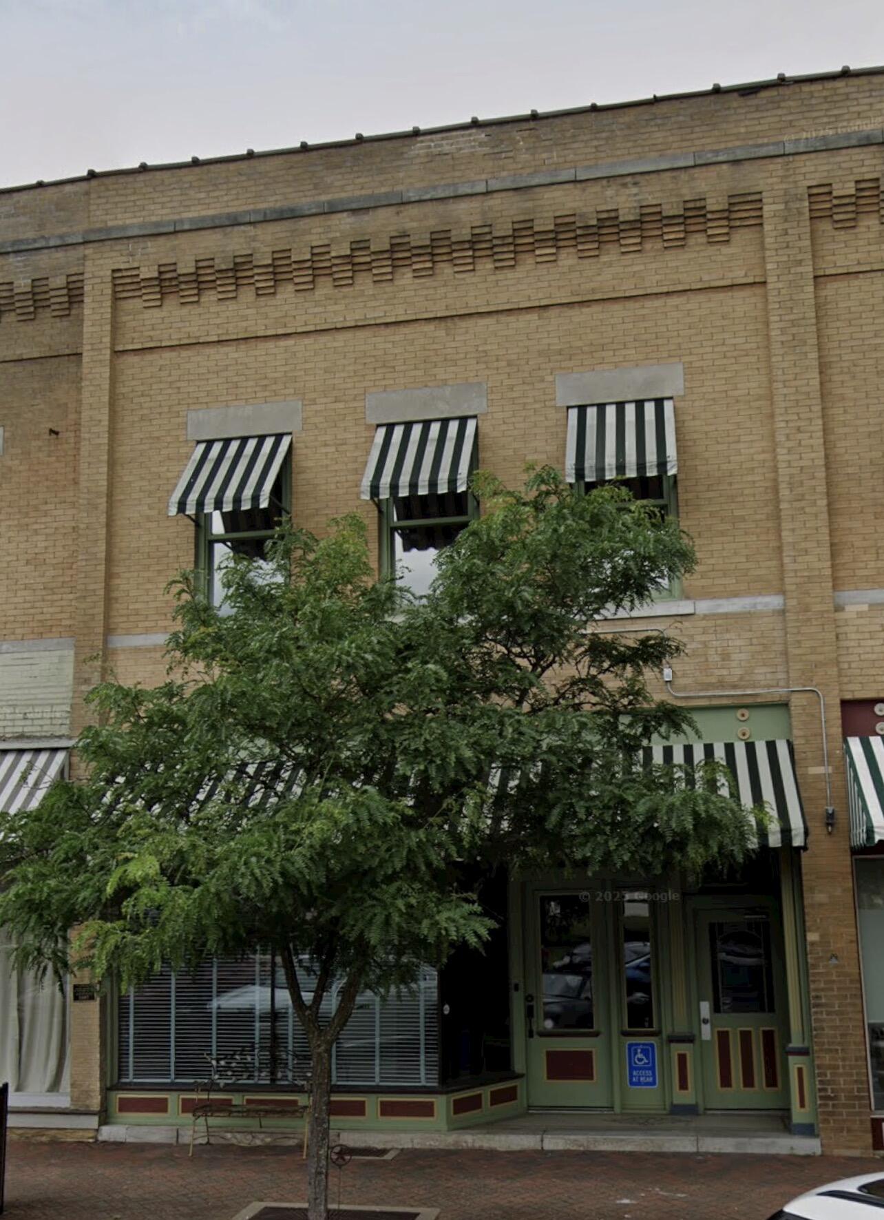 Commercial Lease for sale – 105 N 2nd Street  Ozark, MO