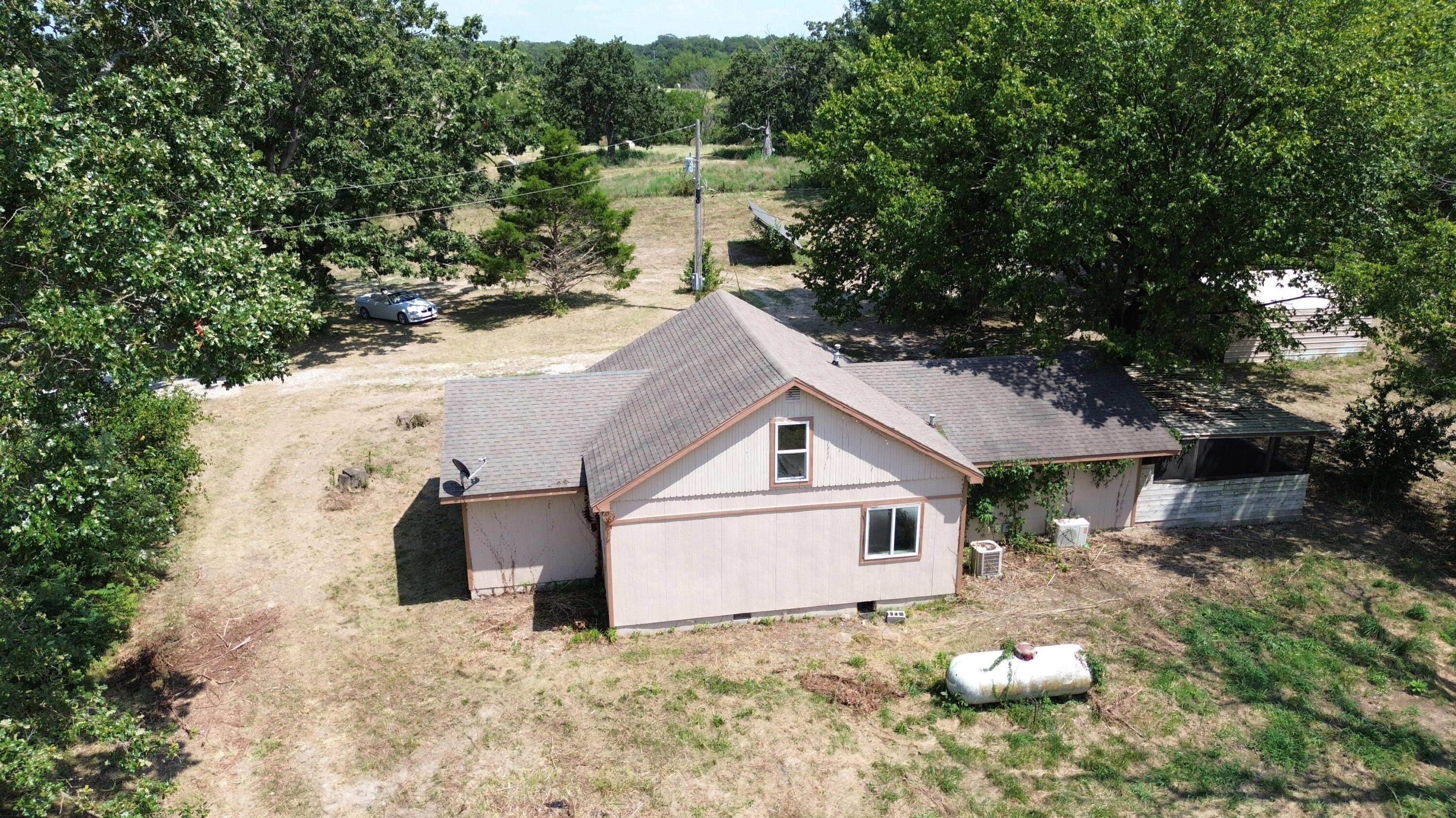Photo 4 - Residential for sale – 16307  Farm Road 2110   Cassville, MO