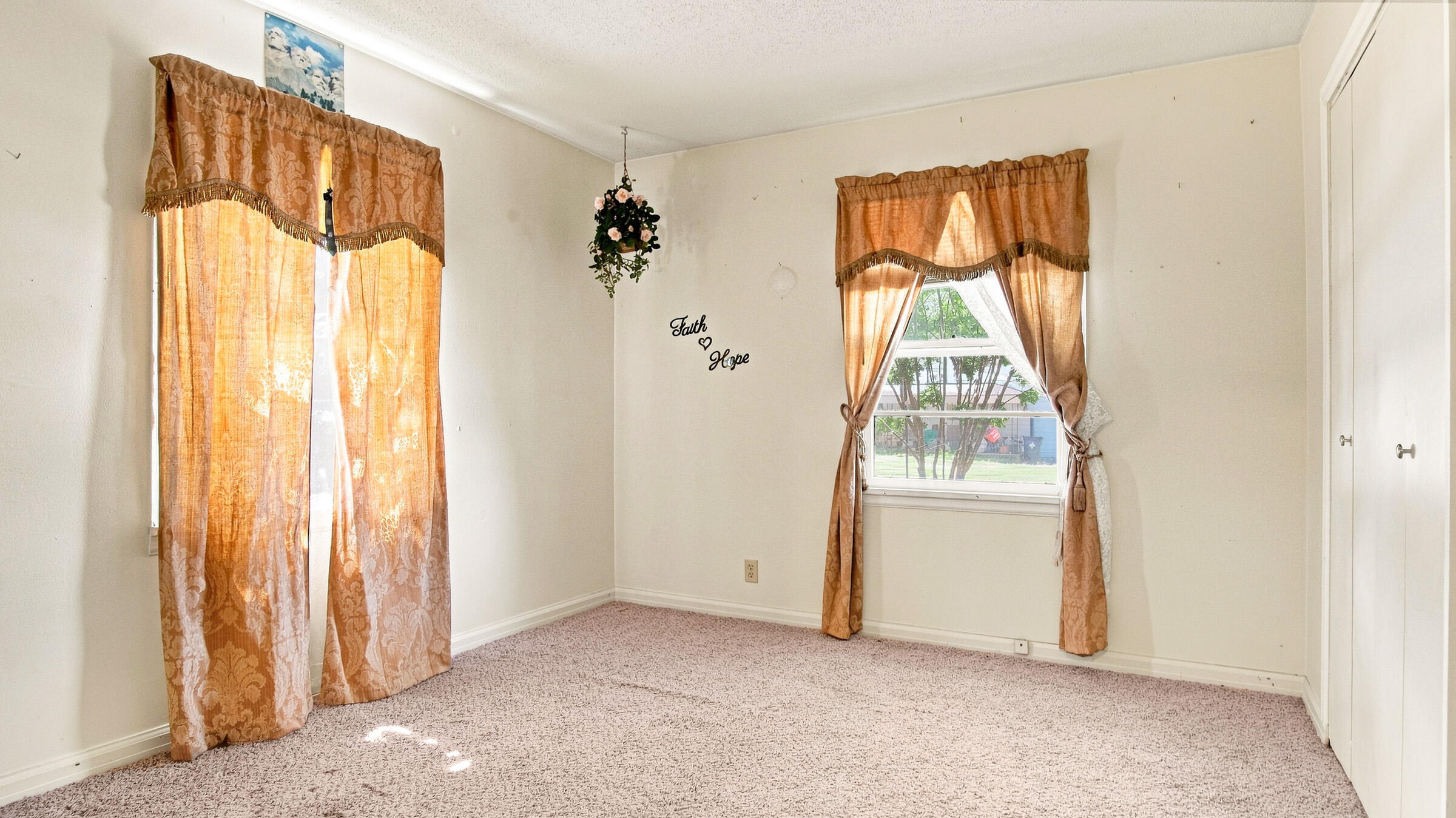 Photo 5 - Residential for sale – 836  Missouri Avenue  West Plains, MO