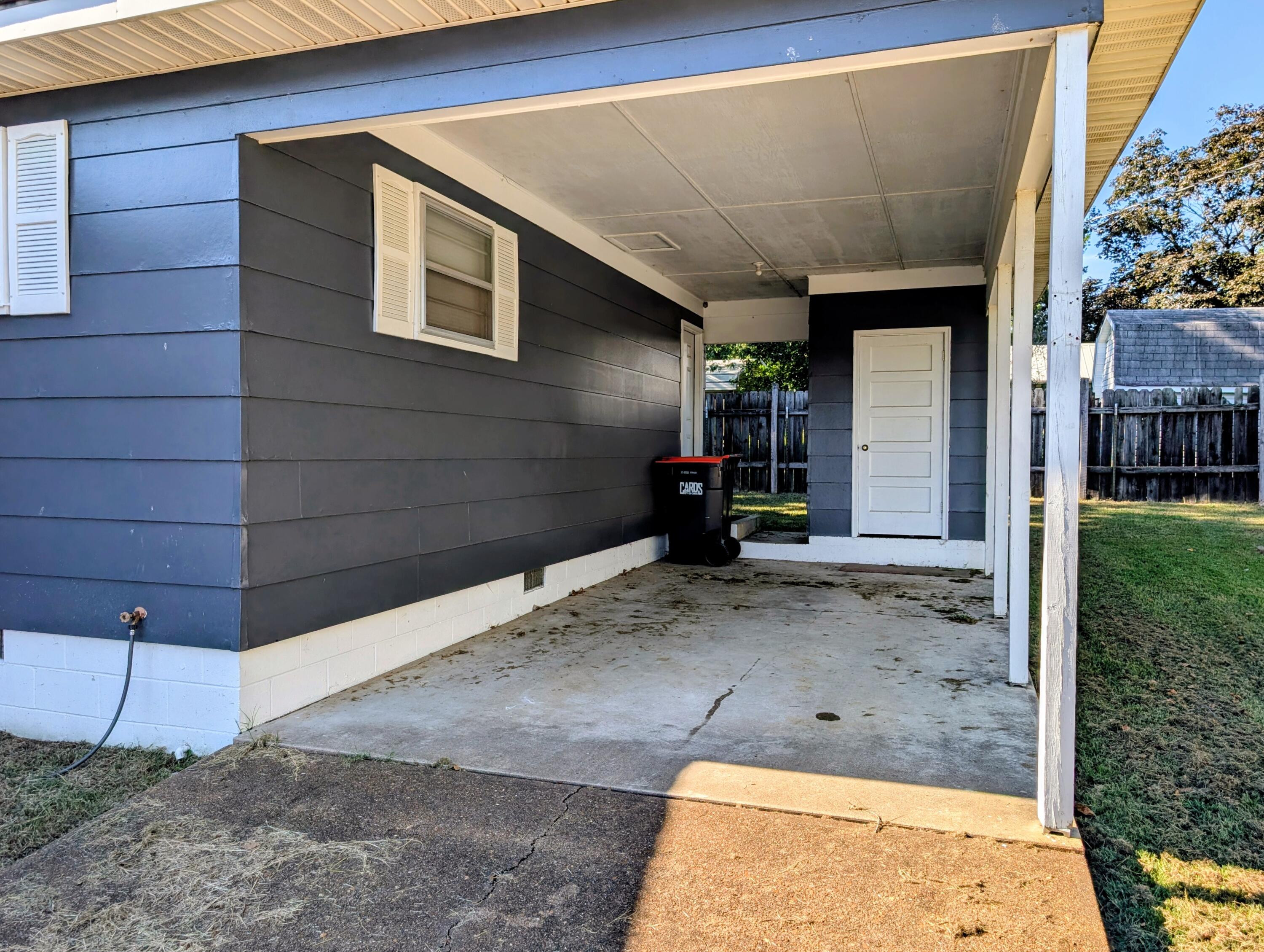 Photo 12 - Residential for sale – 303  Vine Street  Alton, MO