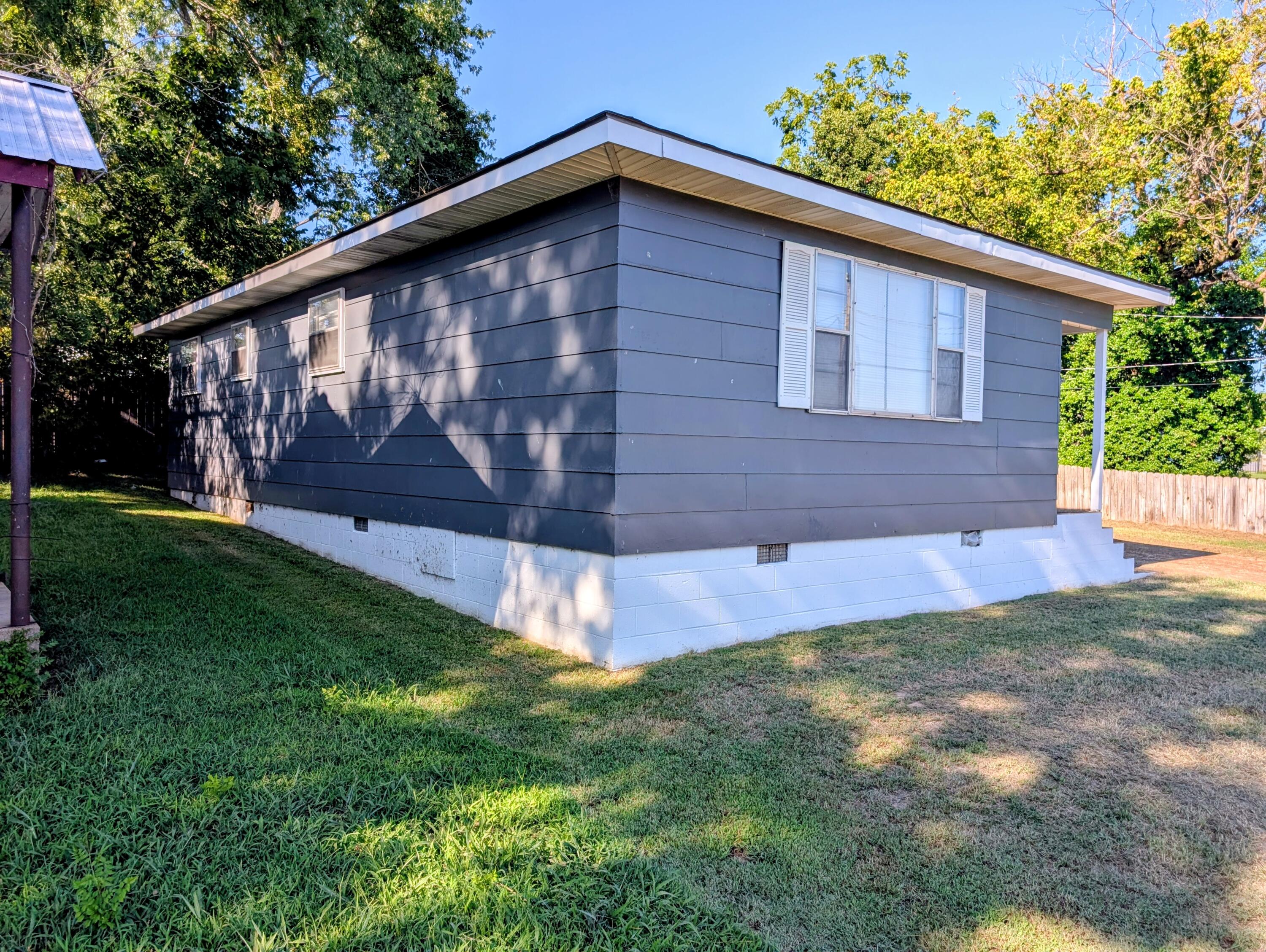 Photo 14 - Residential for sale – 303  Vine Street  Alton, MO