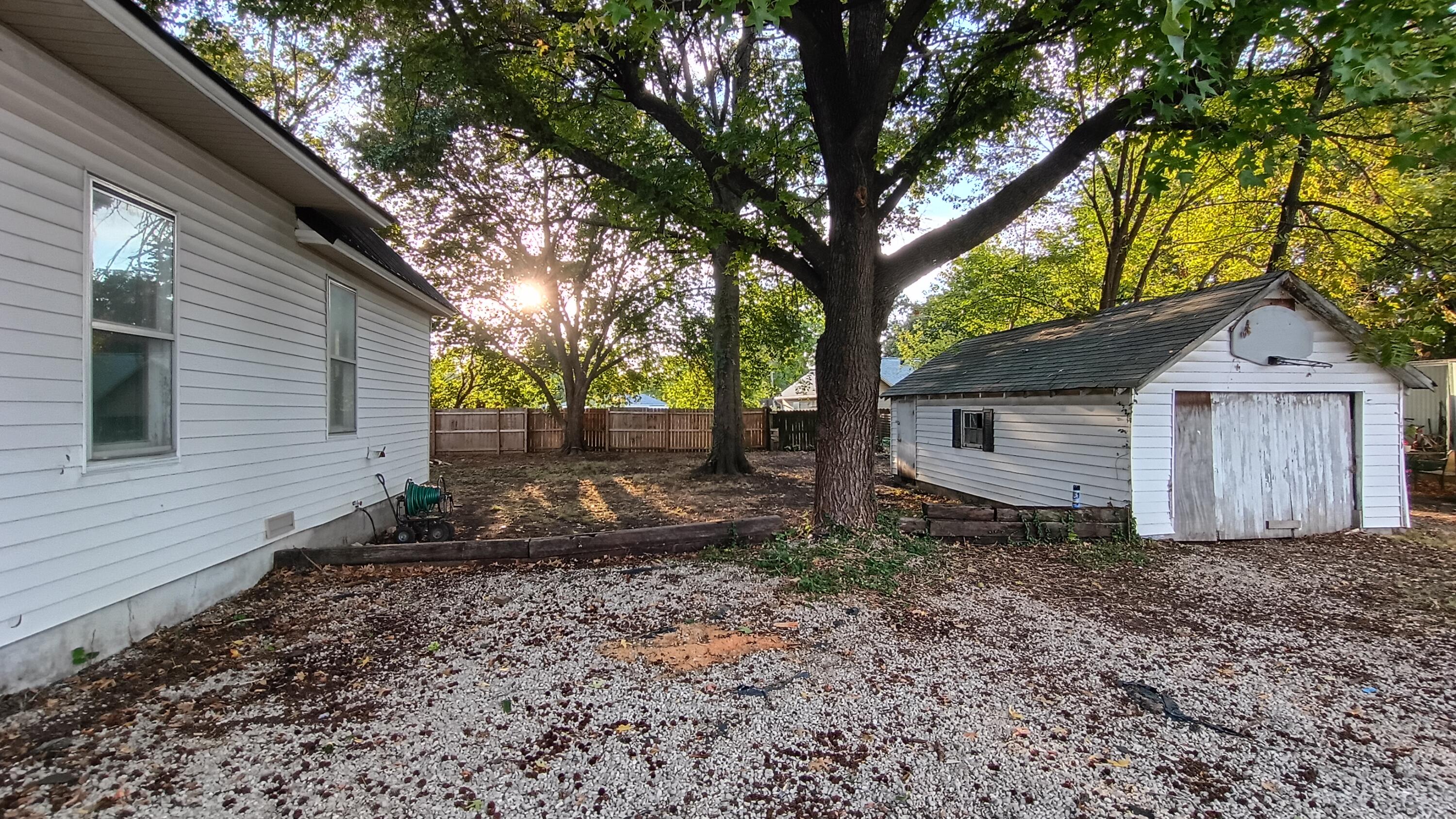 Photo 5 - Residential for sale – 813 S Hickory Street  Mt Vernon, MO