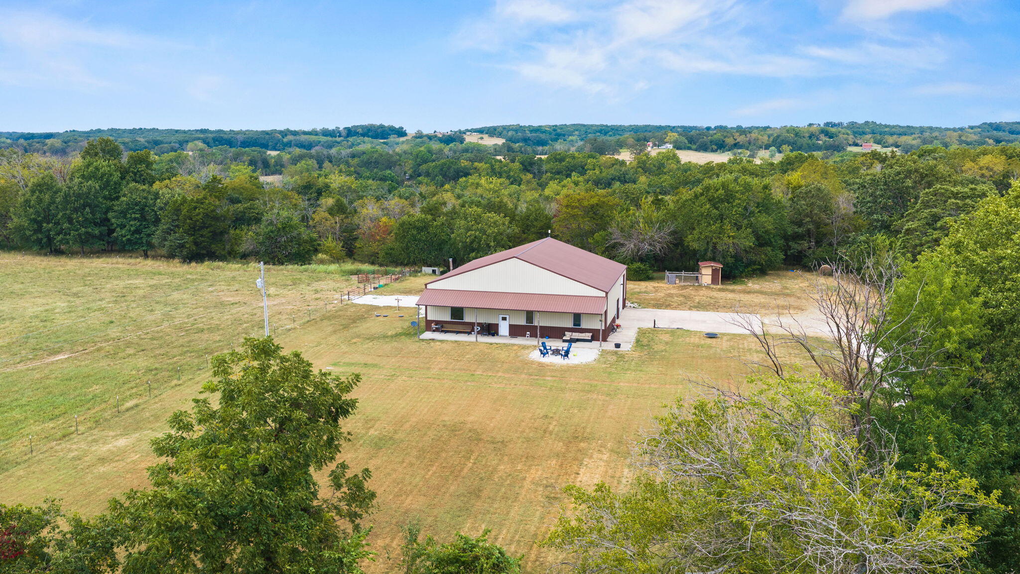 Photo 5 - Residential for sale – 623 E 427th Road  Bolivar, MO